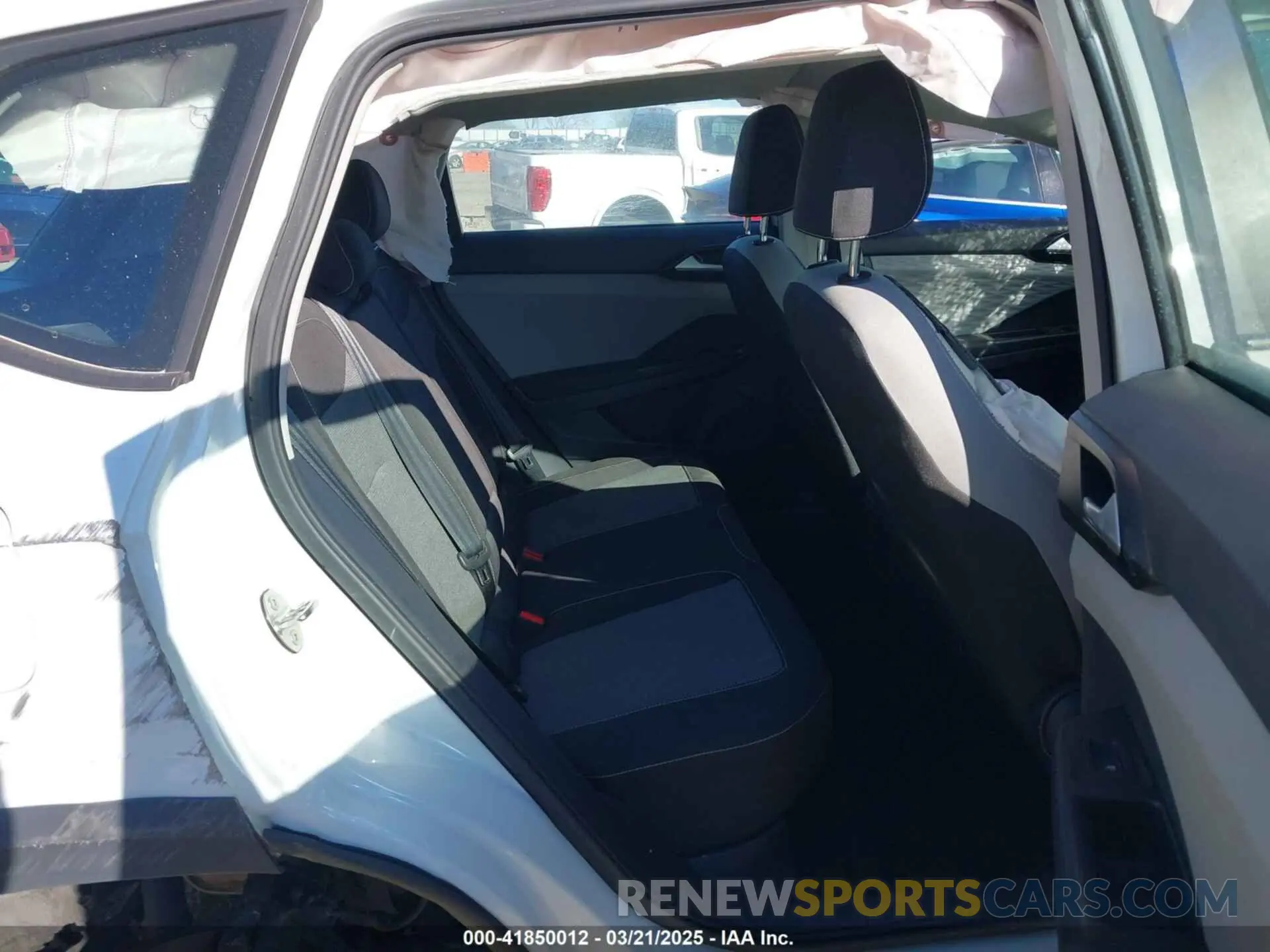 8 fotografías del automóvil dañado 3VVDX7B26PM338533 VOLKSWAGEN TAOS 2023