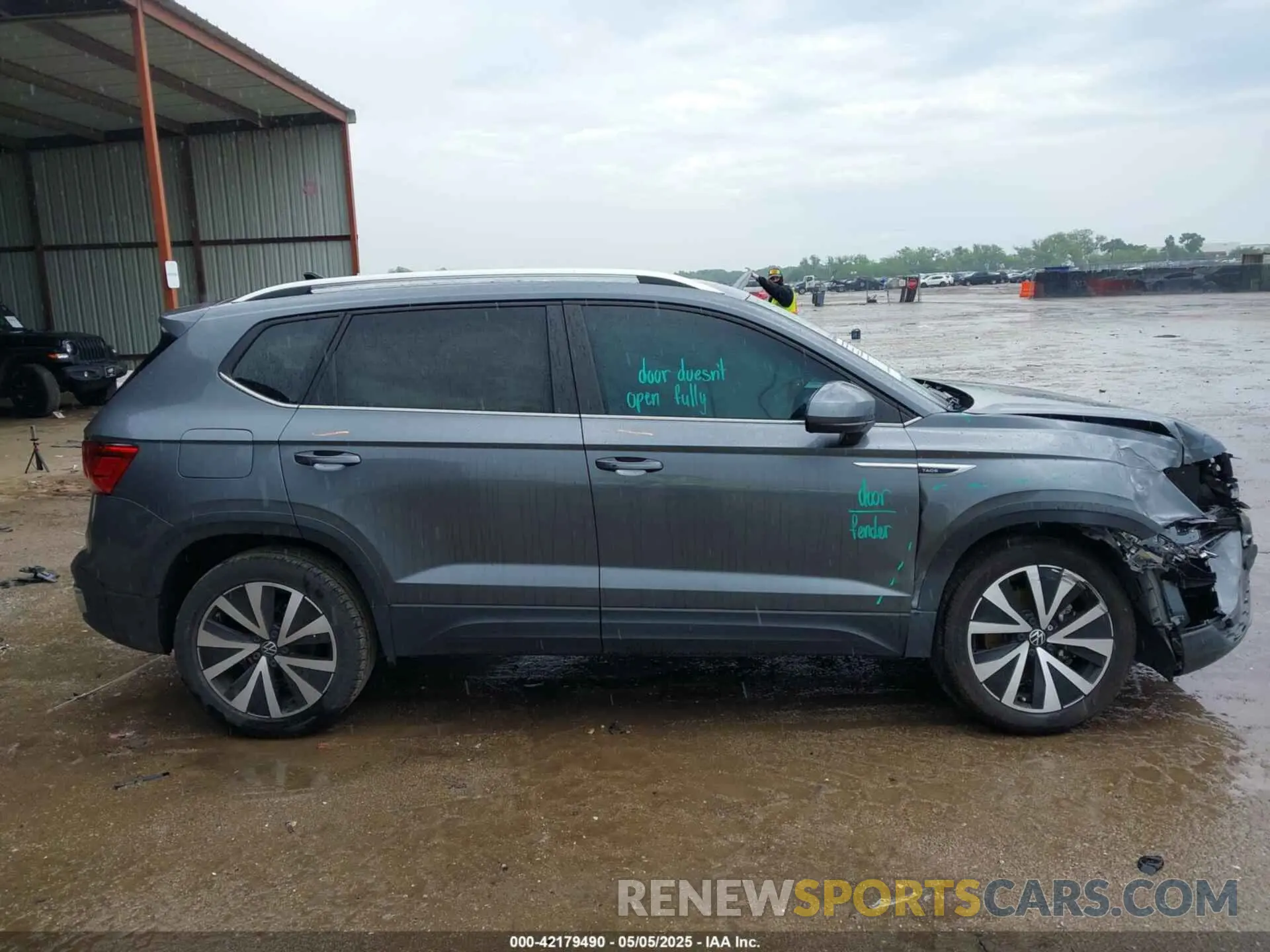 13 fotografías del automóvil dañado 3VVEX7B21PM344647 VOLKSWAGEN TAOS 2023