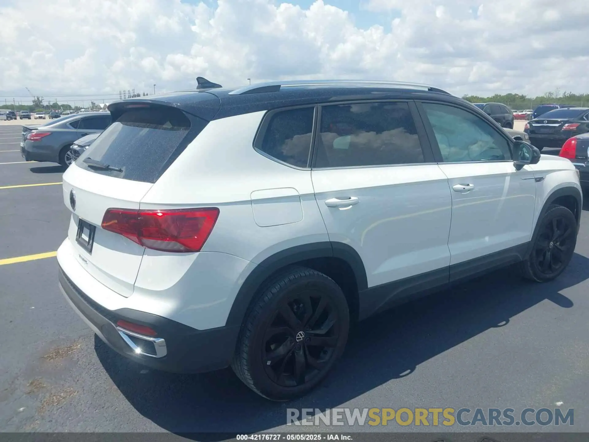 4 fotografías del automóvil dañado 3VVEX7B23PM361966 VOLKSWAGEN TAOS 2023