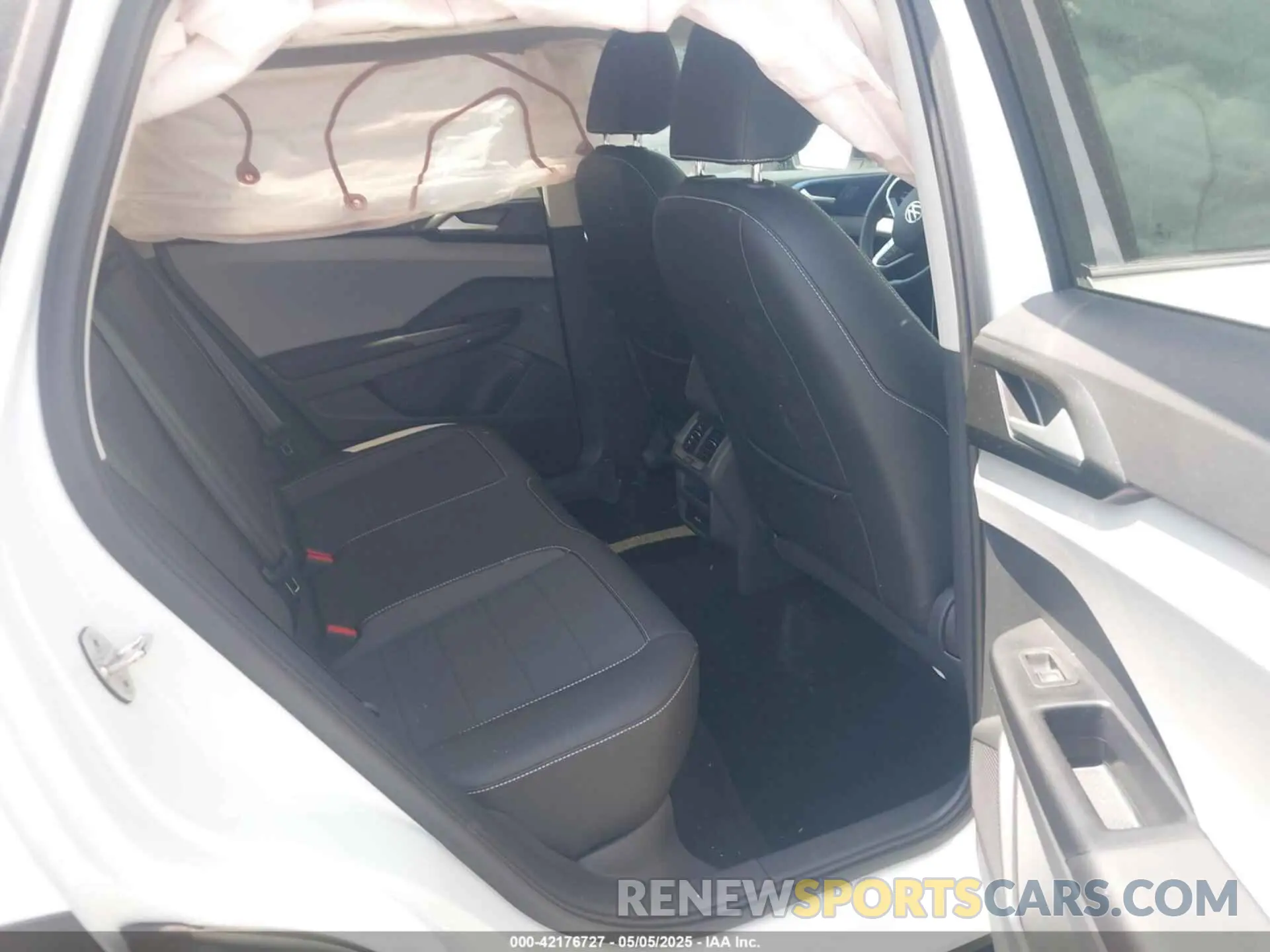 8 fotografías del automóvil dañado 3VVEX7B23PM361966 VOLKSWAGEN TAOS 2023