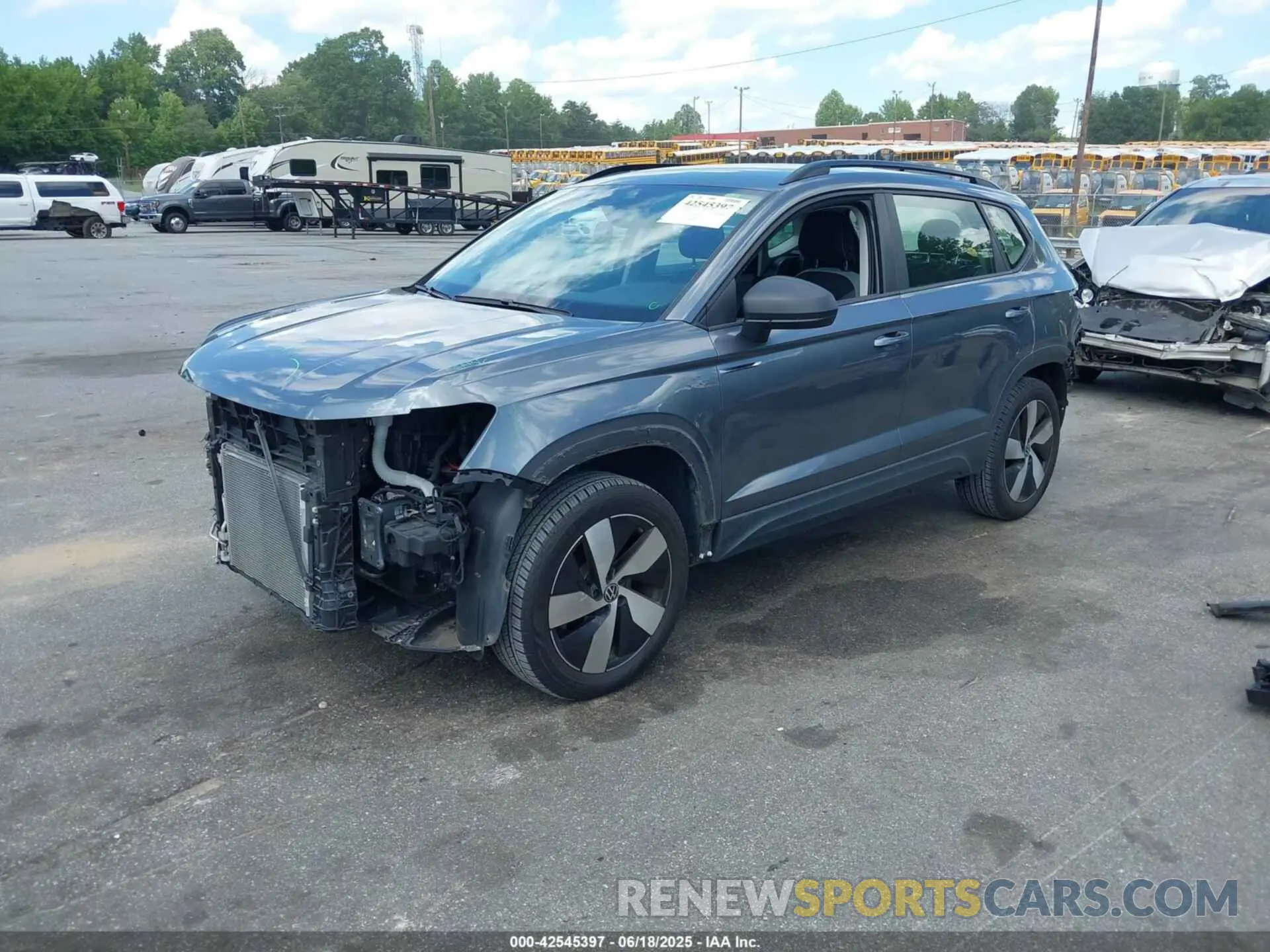 2 fotografías del automóvil dañado 3VVMX7B24PM356965 VOLKSWAGEN TAOS 2023