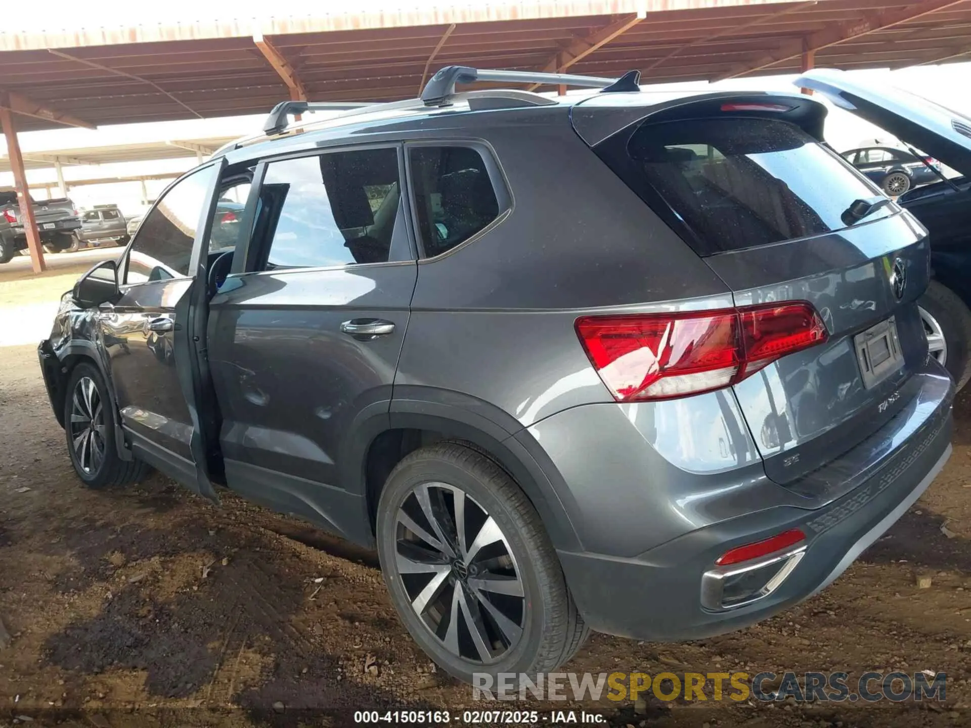 18 fotografías del automóvil dañado 3VVNX7B22PM329543 VOLKSWAGEN TAOS 2023
