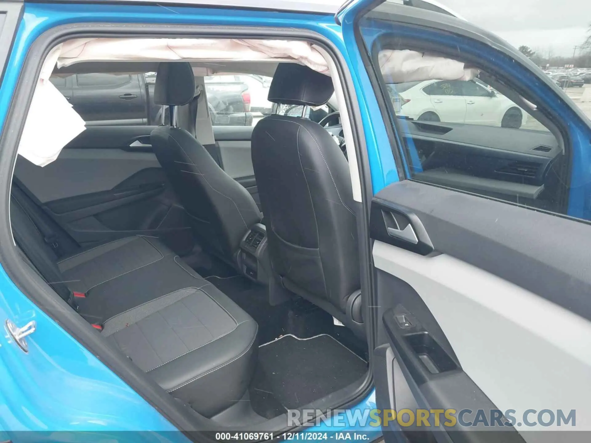 8 fotografías del automóvil dañado 3VVNX7B23PM344536 VOLKSWAGEN TAOS 2023