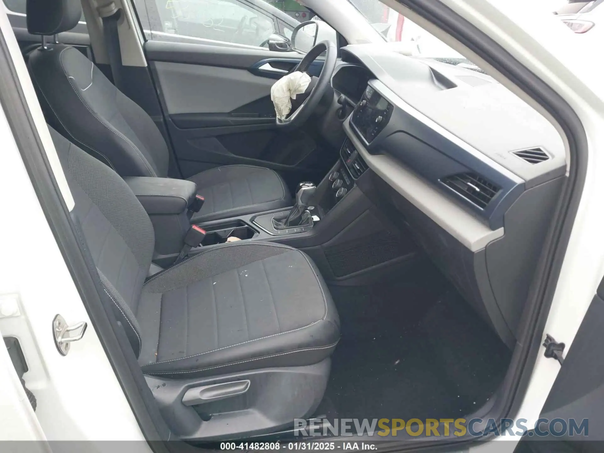 5 fotografías del automóvil dañado 3VVSX7B20PM335666 VOLKSWAGEN TAOS 2023