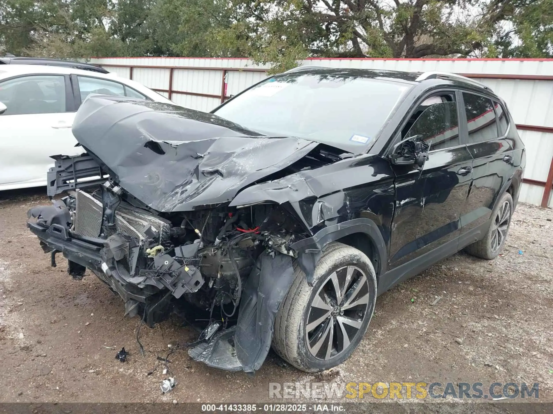2 fotografías del automóvil dañado 3VVSX7B24PM343530 VOLKSWAGEN TAOS 2023