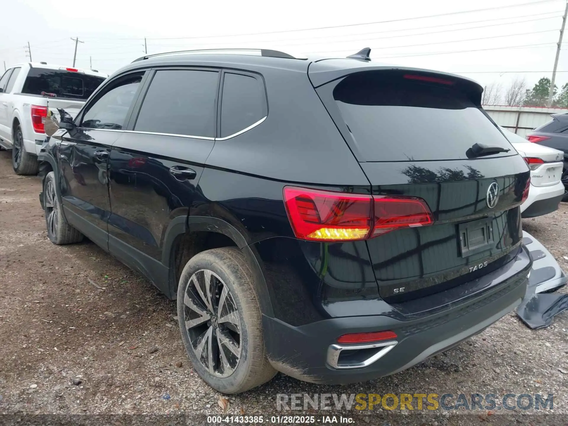 3 fotografías del automóvil dañado 3VVSX7B24PM343530 VOLKSWAGEN TAOS 2023