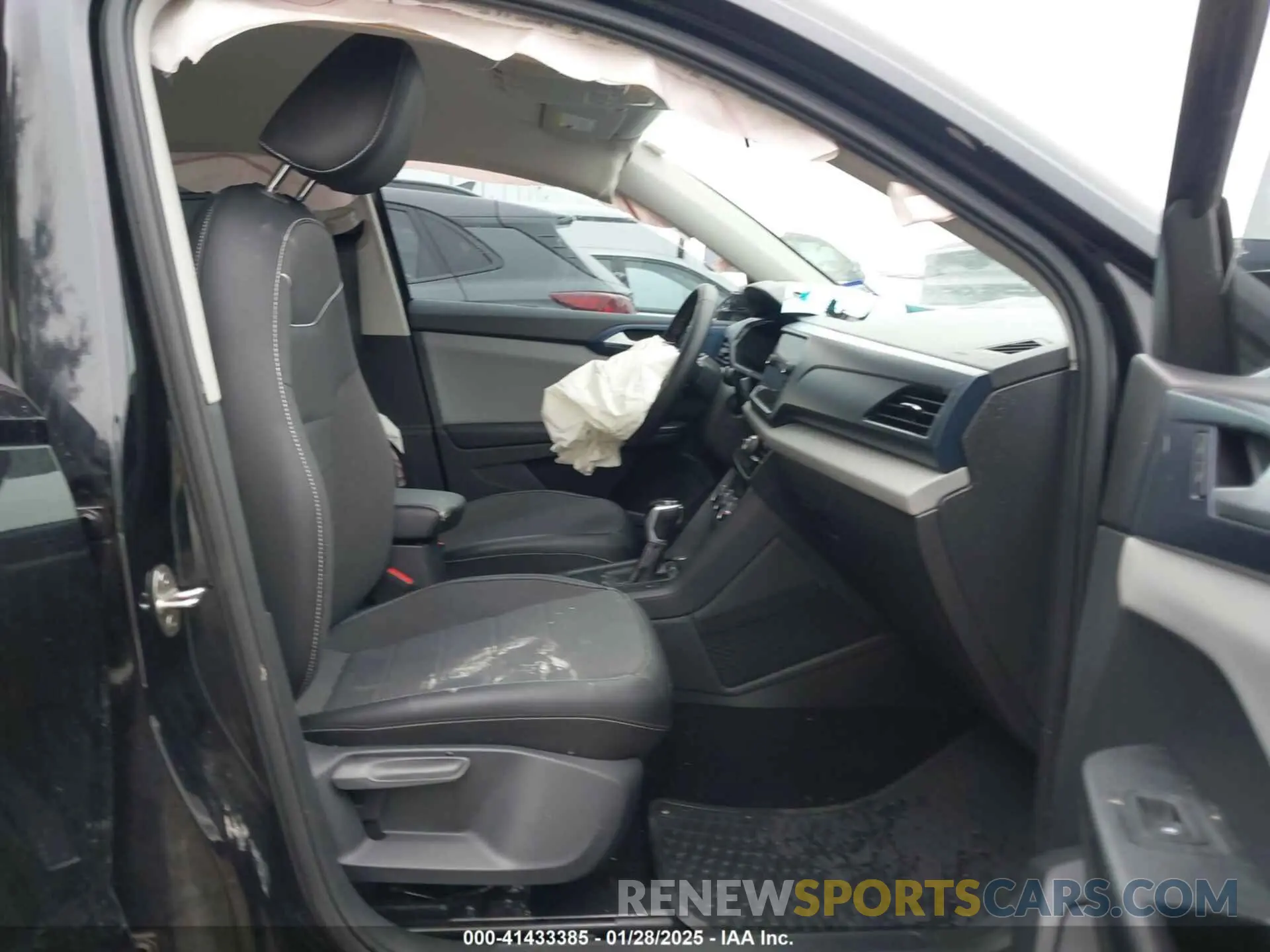 5 fotografías del automóvil dañado 3VVSX7B24PM343530 VOLKSWAGEN TAOS 2023