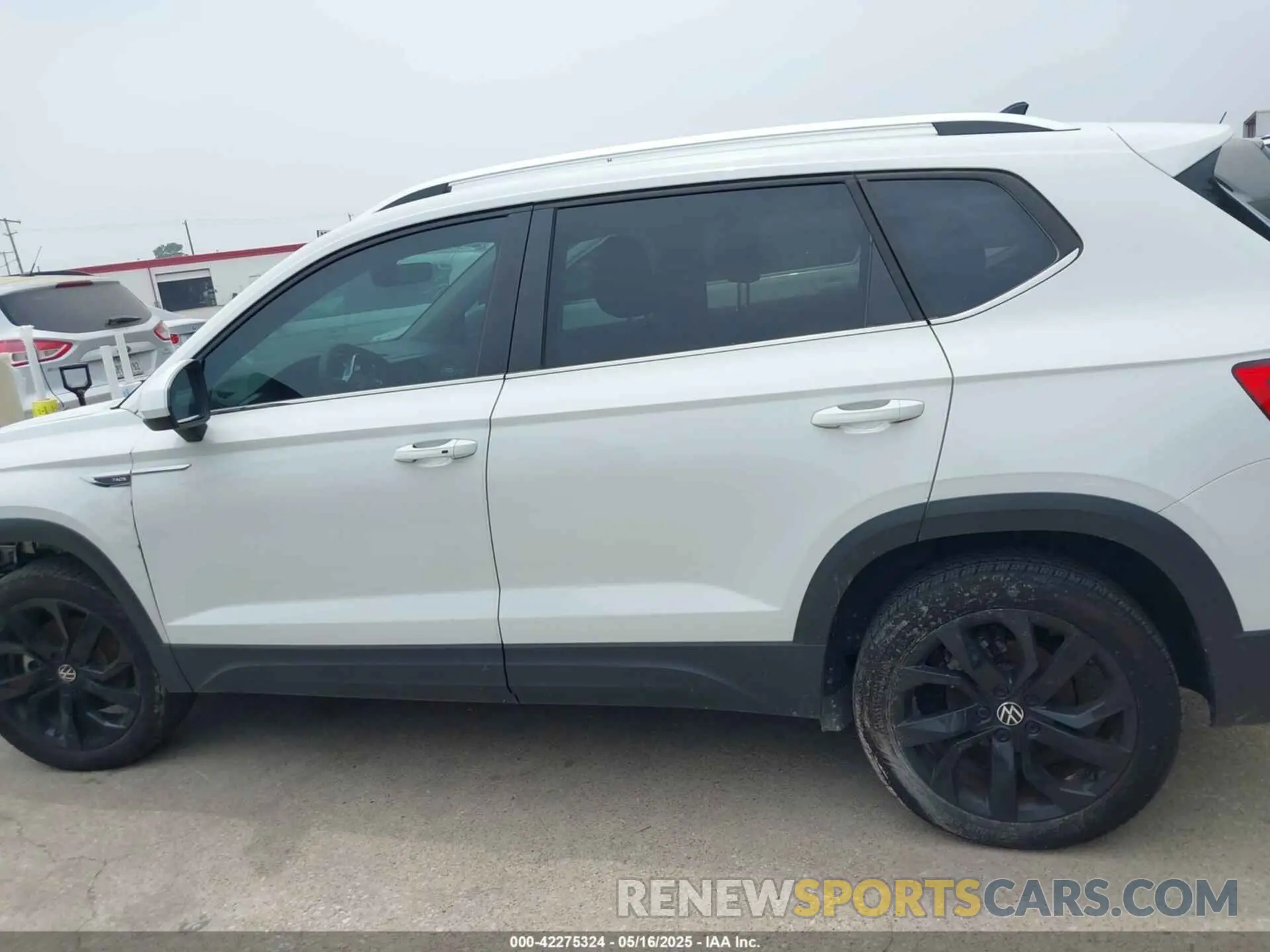 14 fotografías del automóvil dañado 3VVSX7B24PM356228 VOLKSWAGEN TAOS 2023