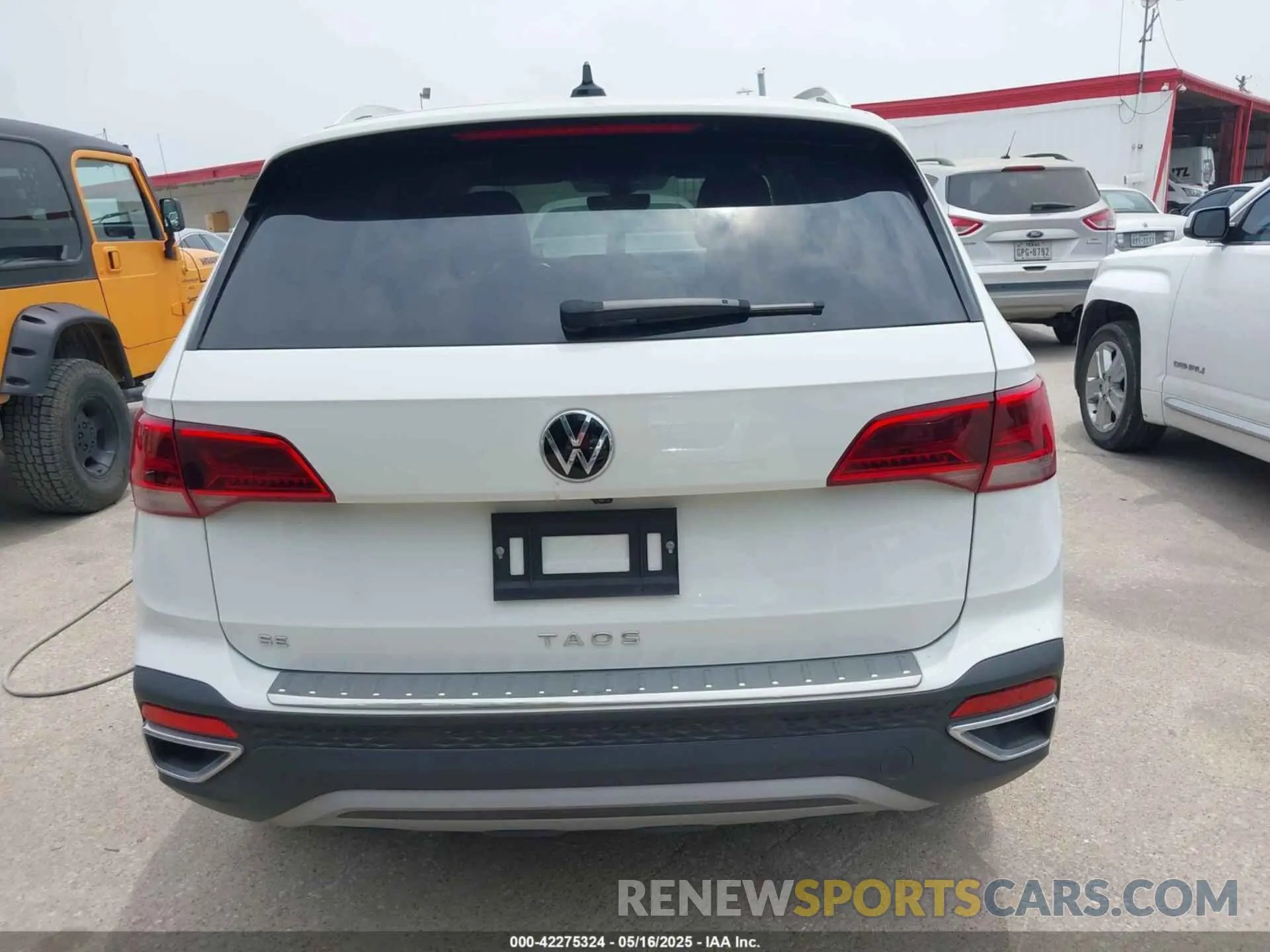 16 fotografías del automóvil dañado 3VVSX7B24PM356228 VOLKSWAGEN TAOS 2023