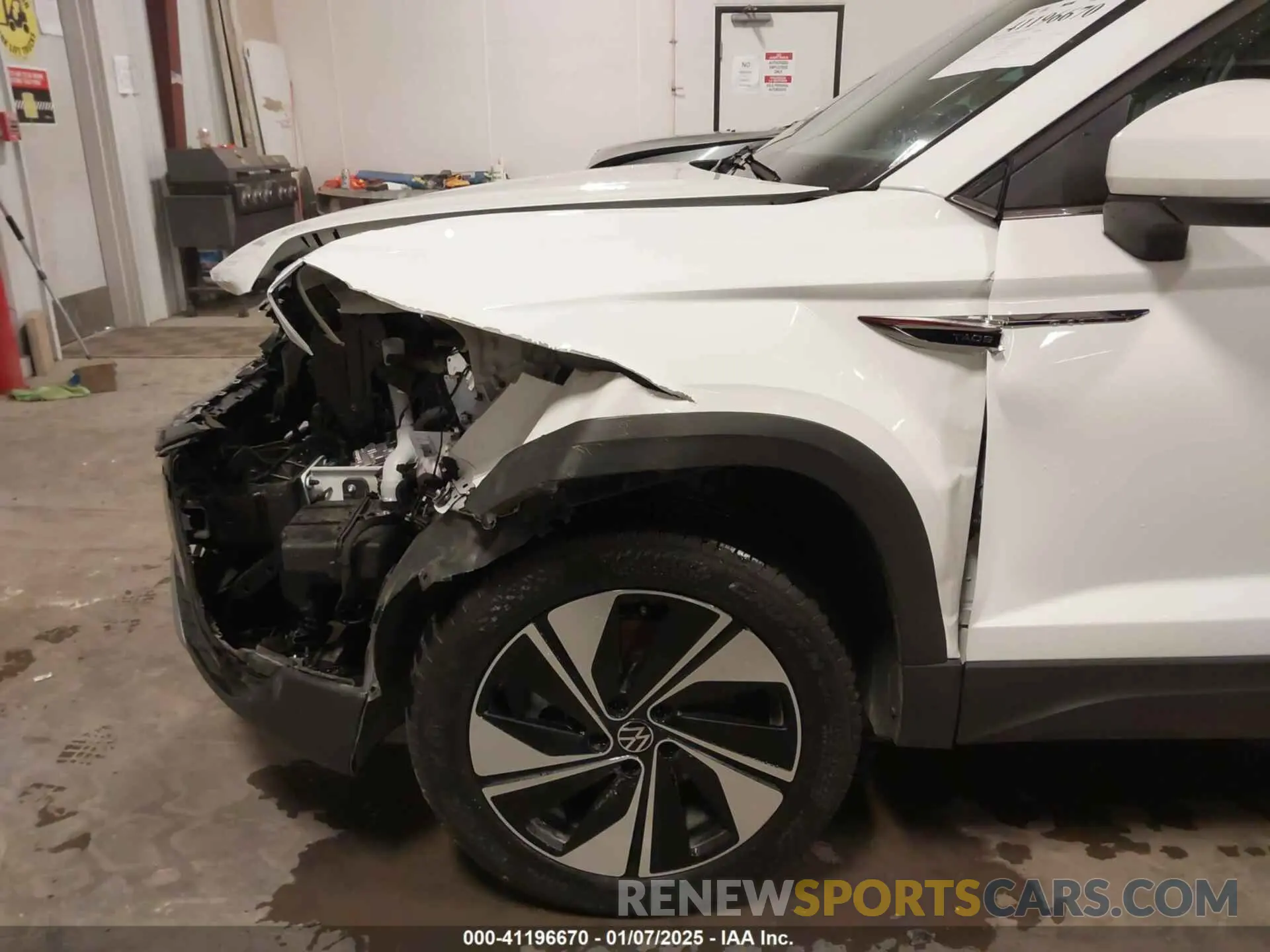 17 fotografías del automóvil dañado 3VVVX7B20PM373721 VOLKSWAGEN TAOS 2023