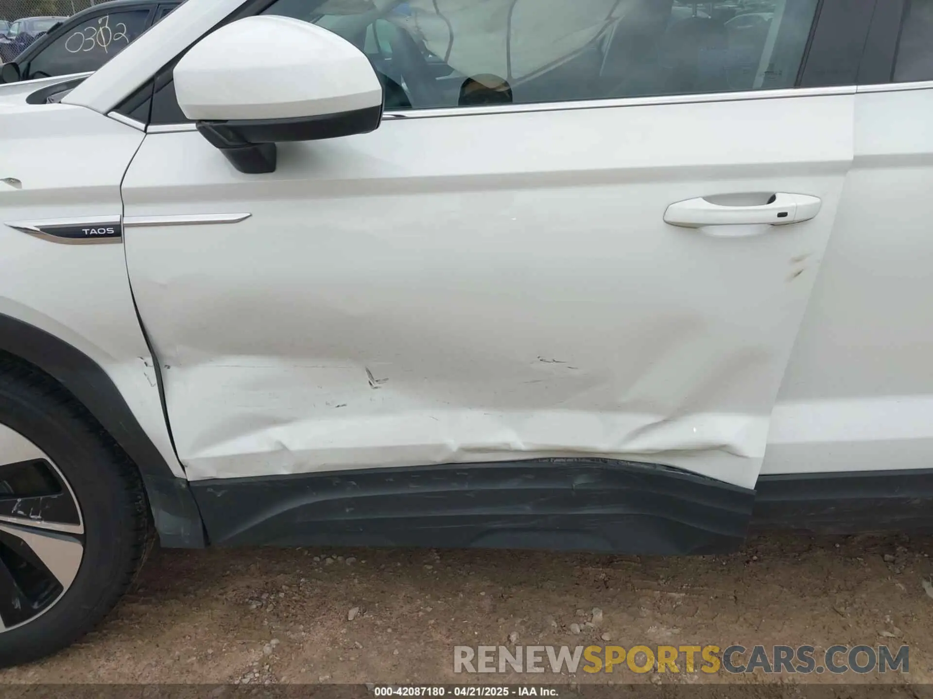 17 fotografías del automóvil dañado 3VVVX7B28PM360666 VOLKSWAGEN TAOS 2023