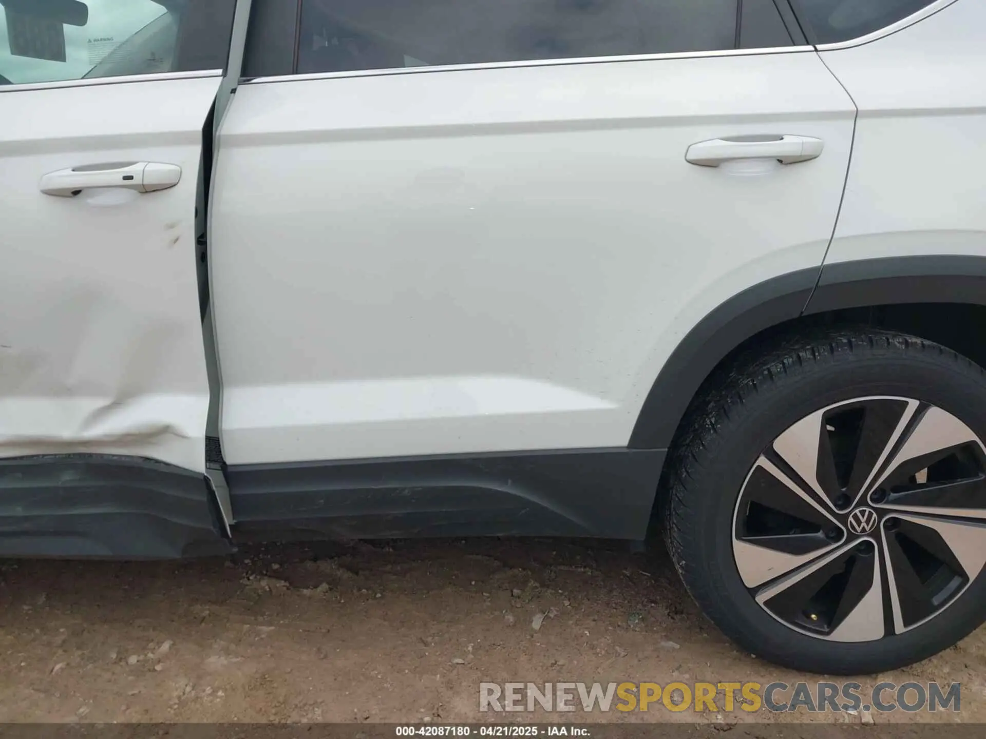 18 fotografías del automóvil dañado 3VVVX7B28PM360666 VOLKSWAGEN TAOS 2023