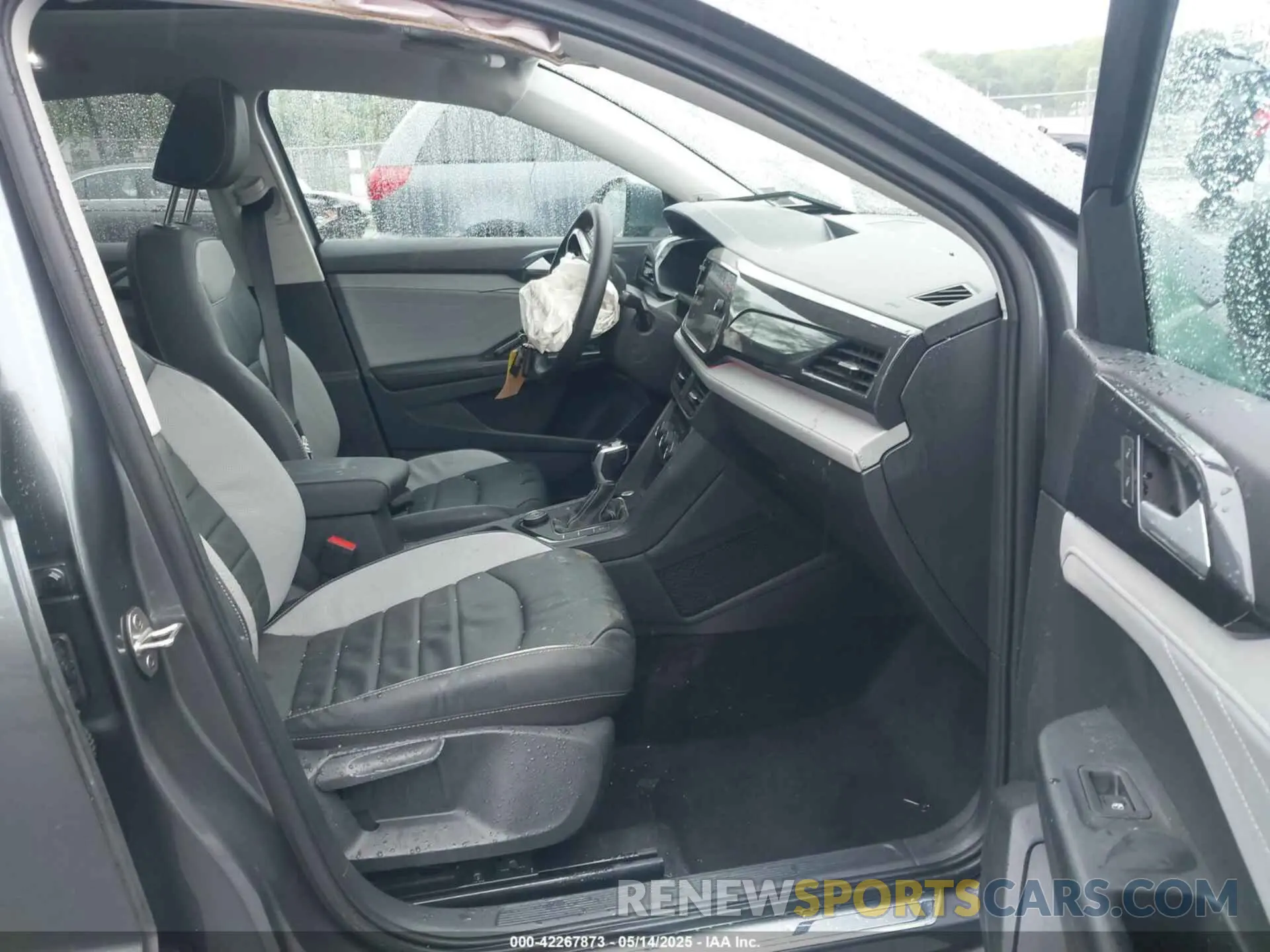 5 fotografías del automóvil dañado 3VV4X7B24RM131268 VOLKSWAGEN TAOS 2024