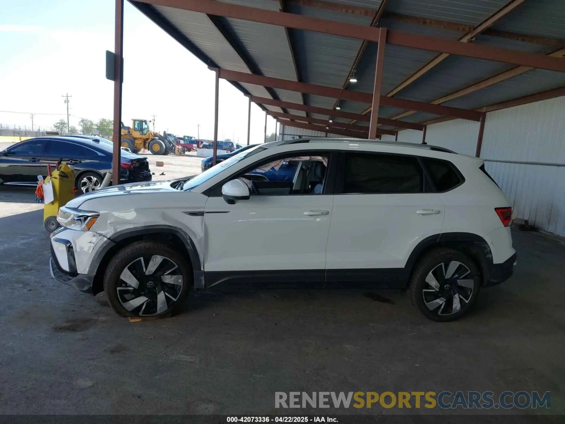 14 fotografías del automóvil dañado 3VV4X7B27RM081773 VOLKSWAGEN TAOS 2024