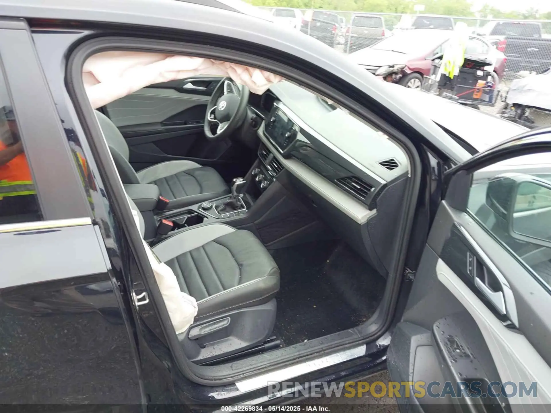 5 fotografías del automóvil dañado 3VV4X7B29RM036589 VOLKSWAGEN TAOS 2024