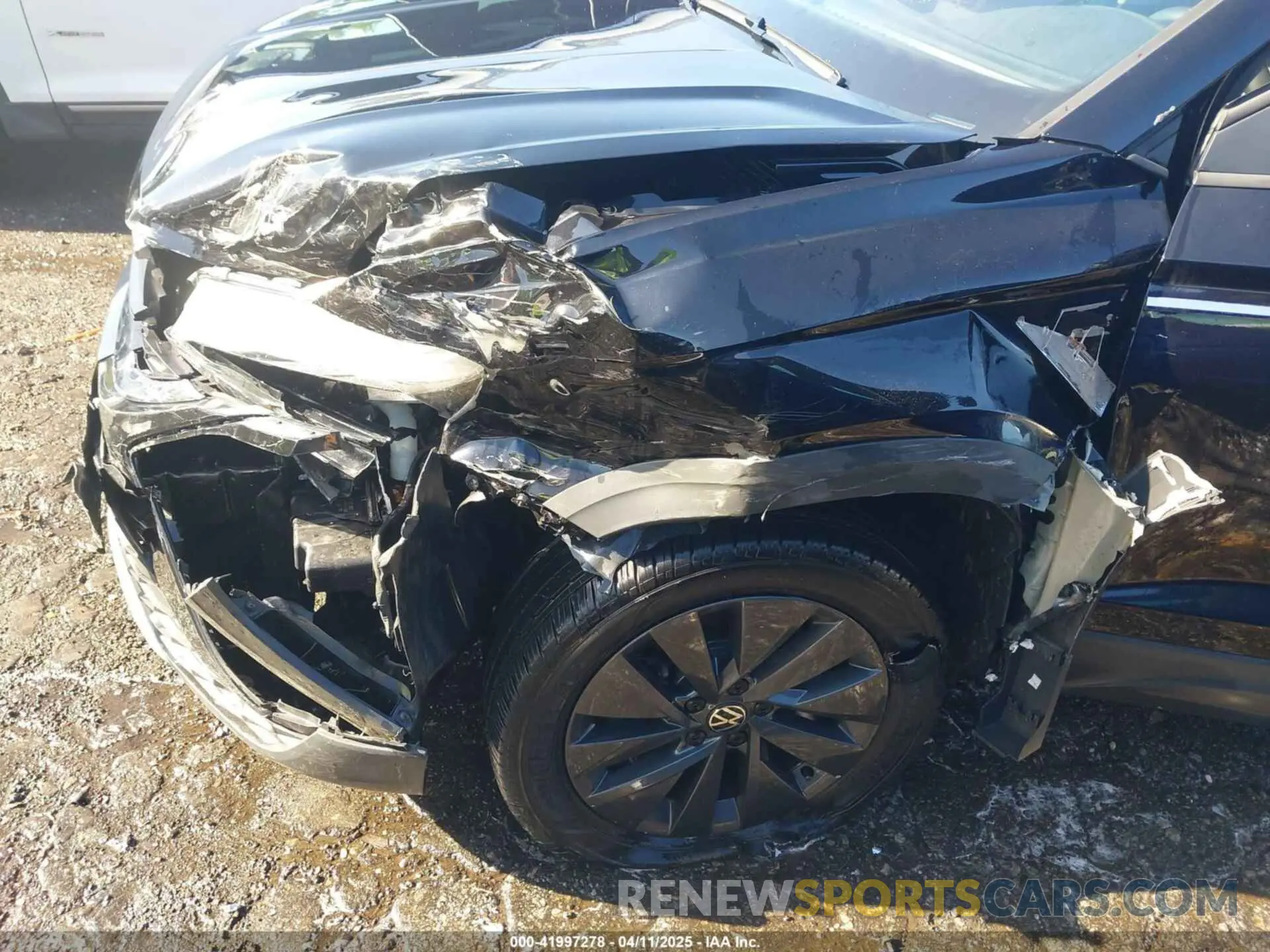 6 fotografías del automóvil dañado 3VV5X7B20RM101513 VOLKSWAGEN TAOS 2024