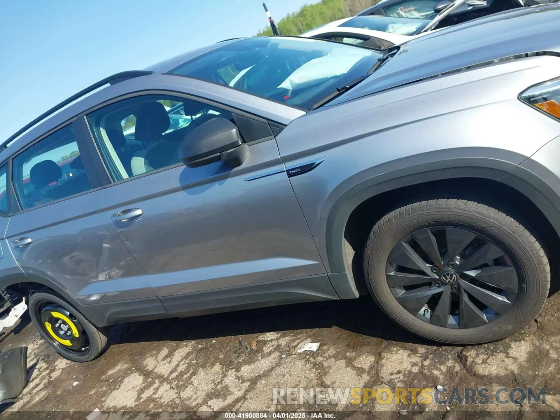 14 fotografías del automóvil dañado 3VV5X7B21RM104209 VOLKSWAGEN TAOS 2024