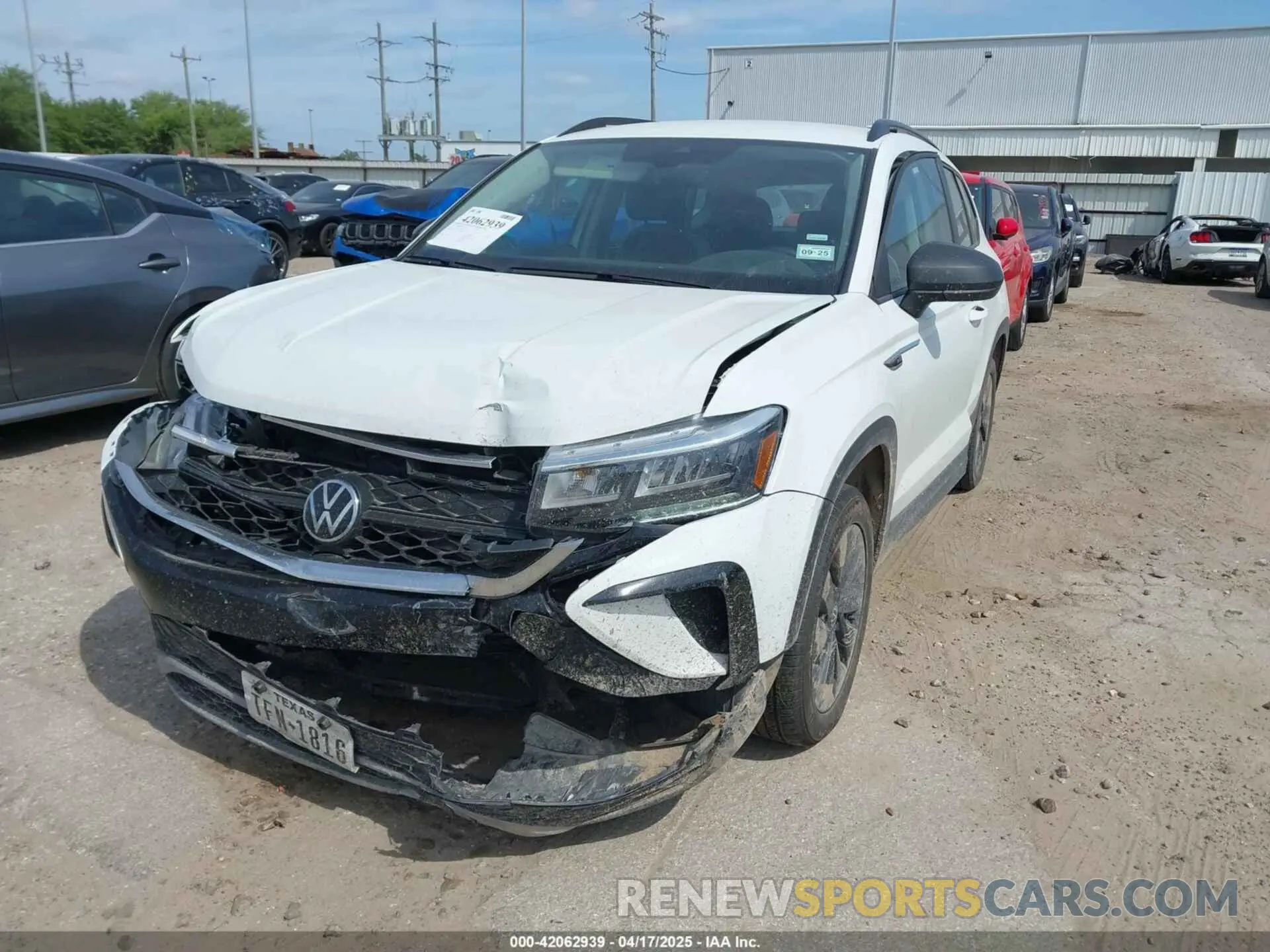 2 fotografías del automóvil dañado 3VV5X7B28RM010019 VOLKSWAGEN TAOS 2024