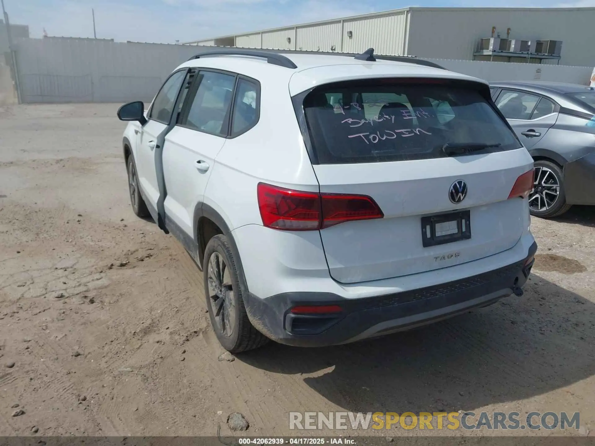3 fotografías del automóvil dañado 3VV5X7B28RM010019 VOLKSWAGEN TAOS 2024