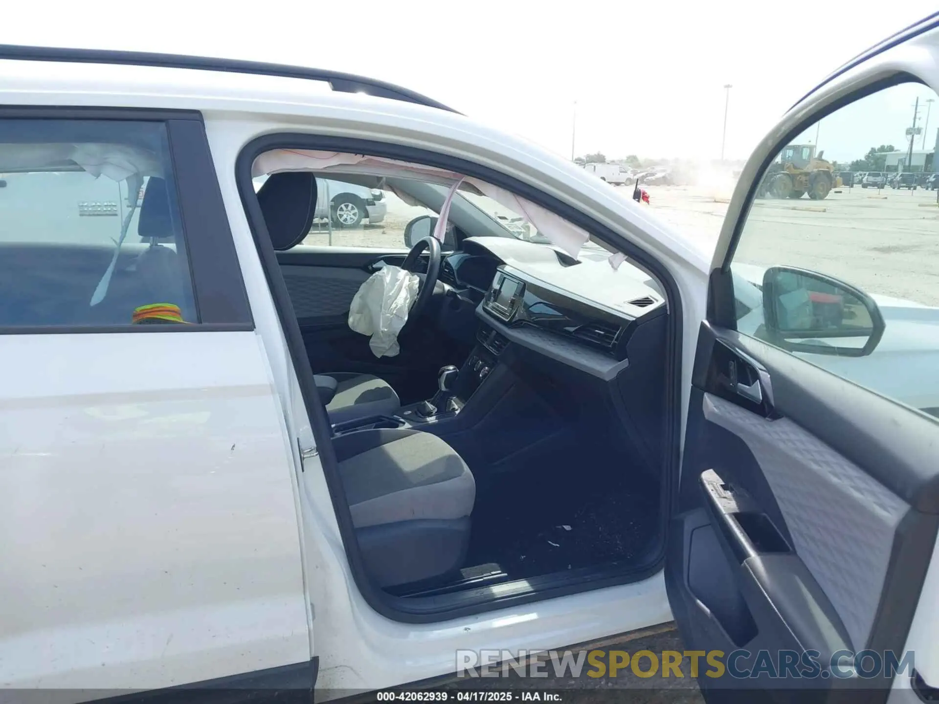 5 fotografías del automóvil dañado 3VV5X7B28RM010019 VOLKSWAGEN TAOS 2024
