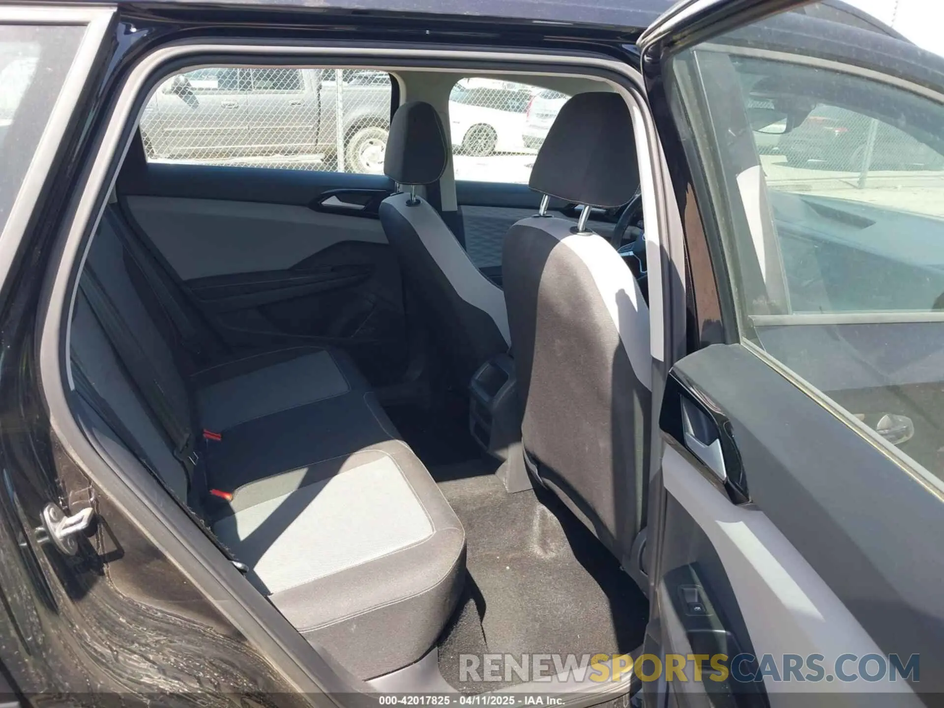 8 fotografías del automóvil dañado 3VV5X7B29RM066308 VOLKSWAGEN TAOS 2024