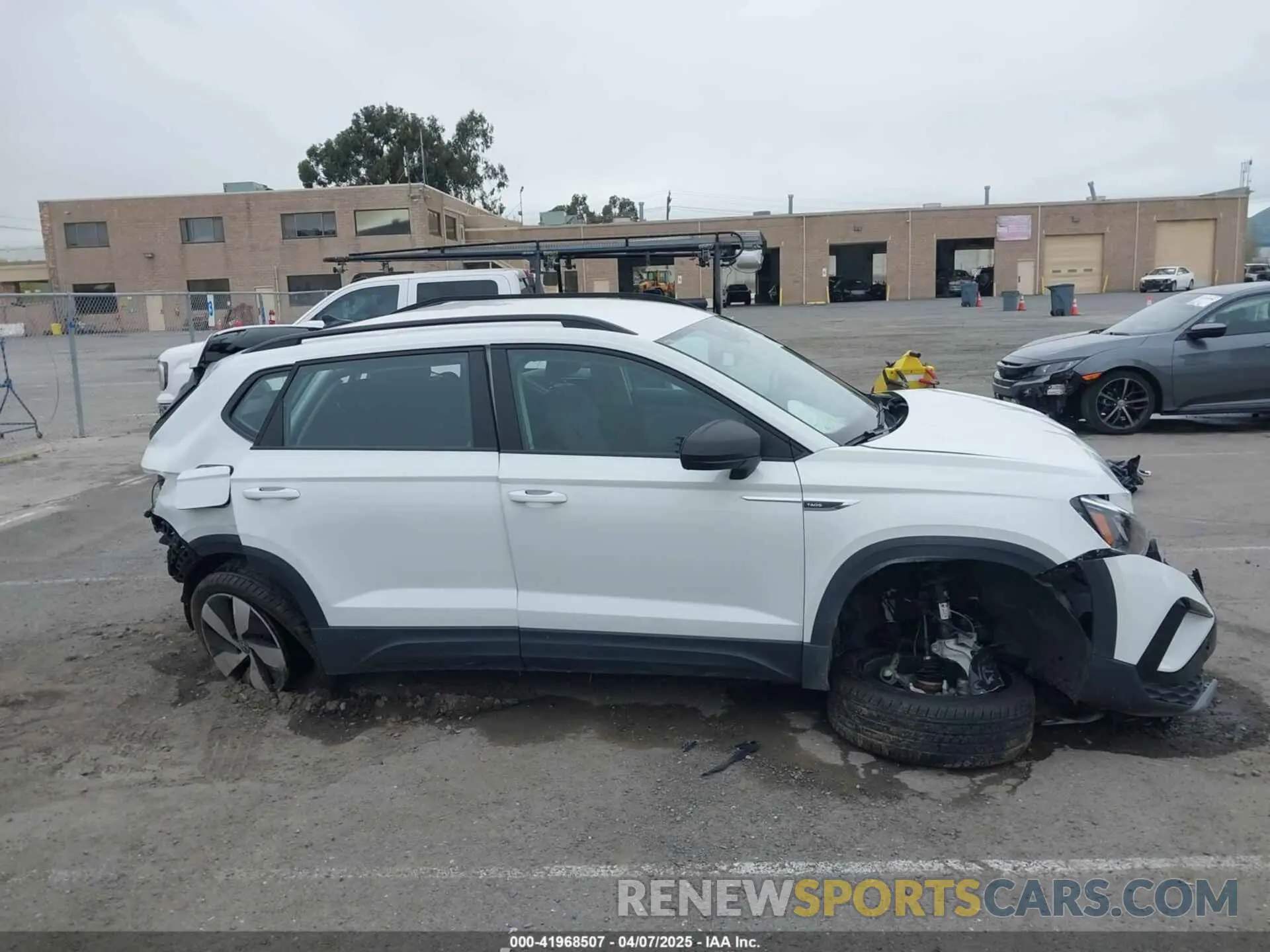 14 fotografías del automóvil dañado 3VV8X7B26RM027964 VOLKSWAGEN TAOS 2024
