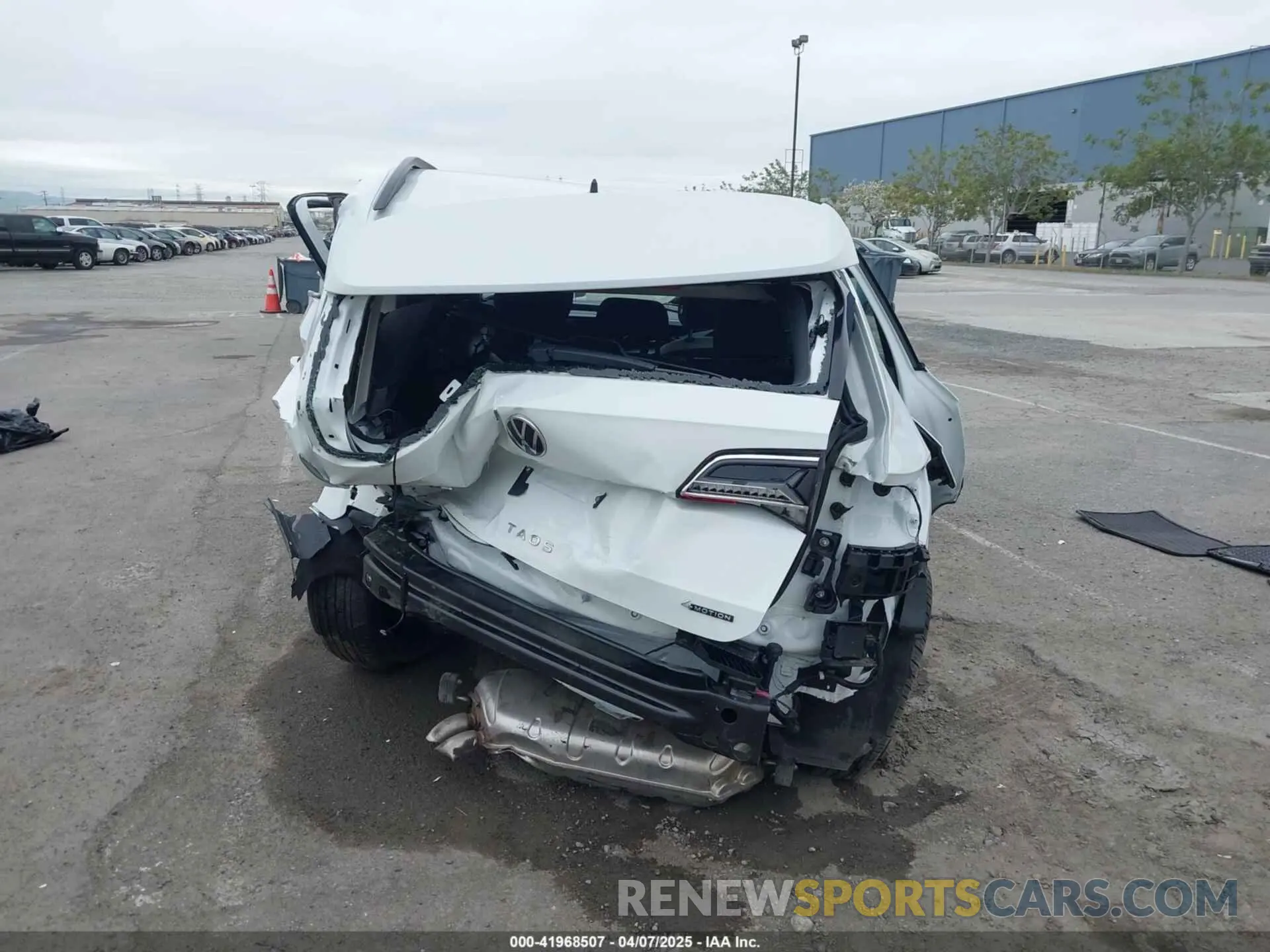 17 fotografías del automóvil dañado 3VV8X7B26RM027964 VOLKSWAGEN TAOS 2024