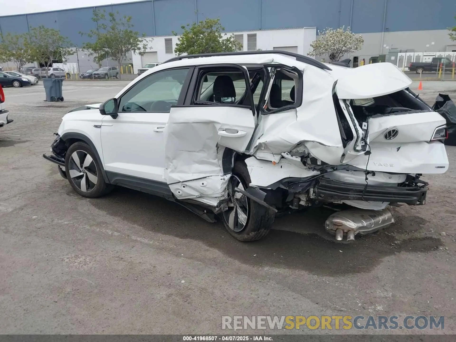 3 fotografías del automóvil dañado 3VV8X7B26RM027964 VOLKSWAGEN TAOS 2024