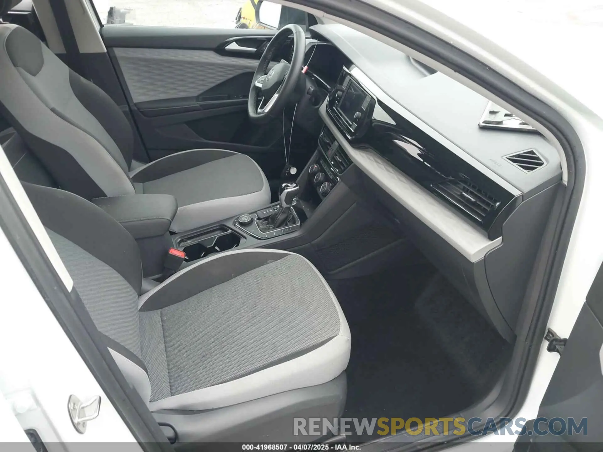 5 fotografías del automóvil dañado 3VV8X7B26RM027964 VOLKSWAGEN TAOS 2024
