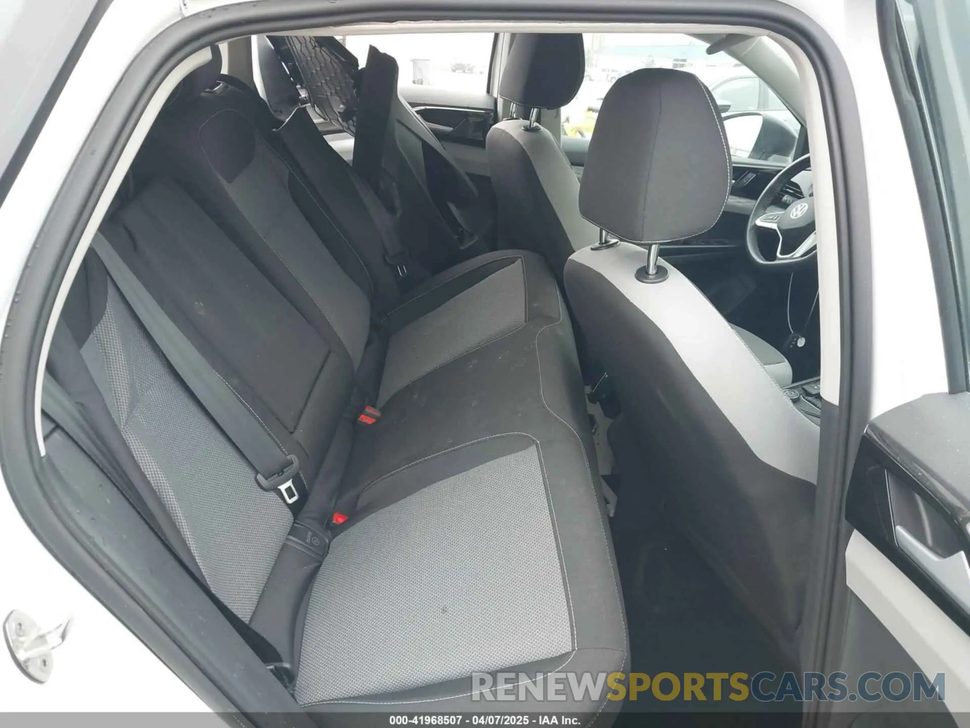 8 fotografías del automóvil dañado 3VV8X7B26RM027964 VOLKSWAGEN TAOS 2024