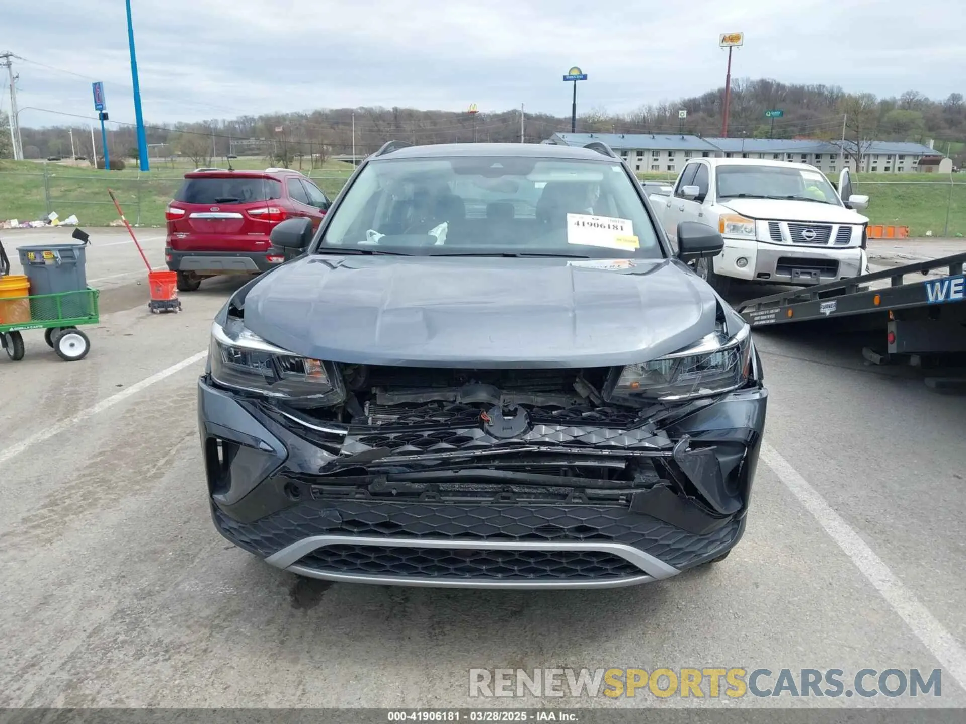 12 fotografías del automóvil dañado 3VV8X7B27RM027178 VOLKSWAGEN TAOS 2024