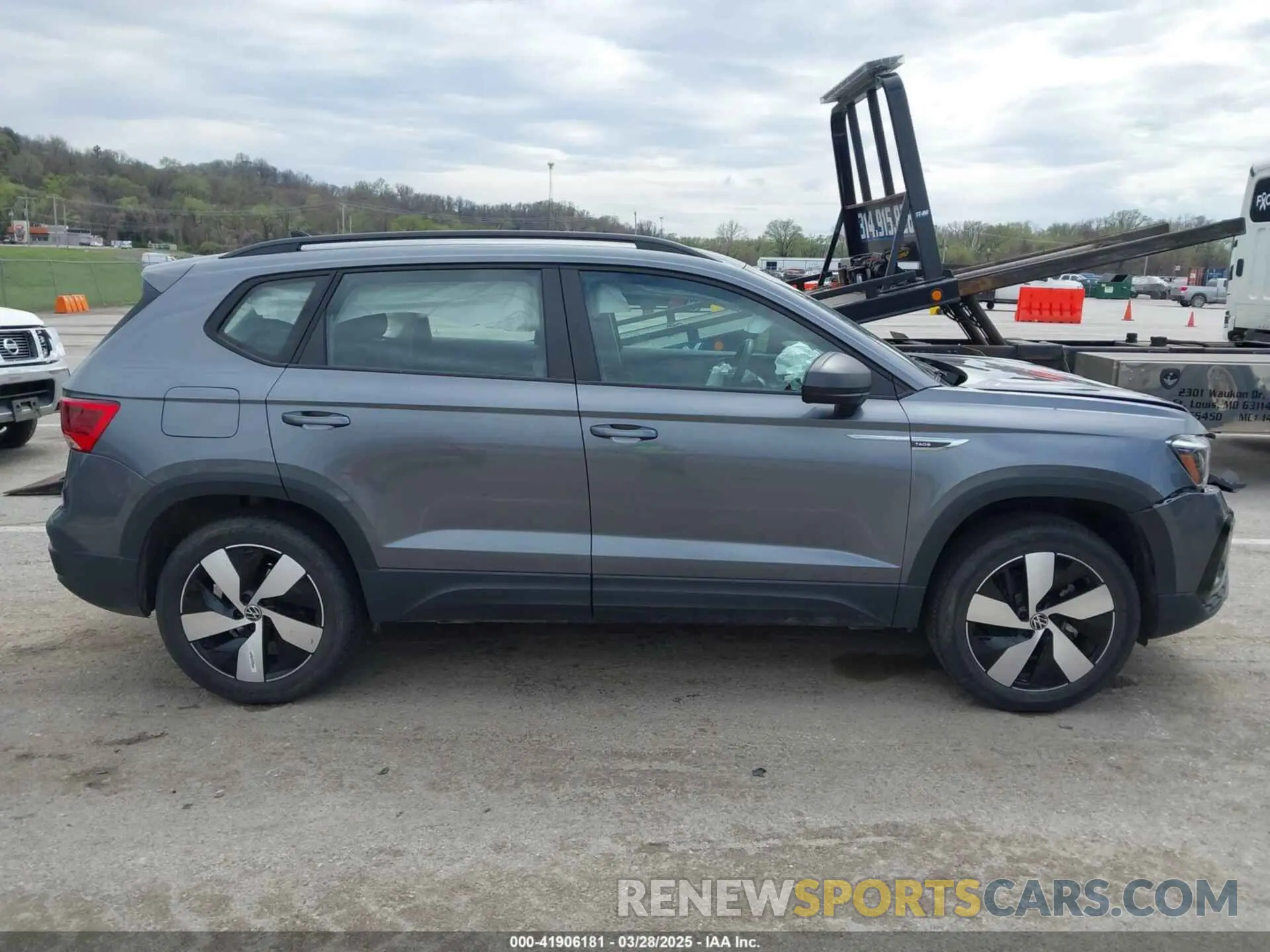 13 fotografías del automóvil dañado 3VV8X7B27RM027178 VOLKSWAGEN TAOS 2024