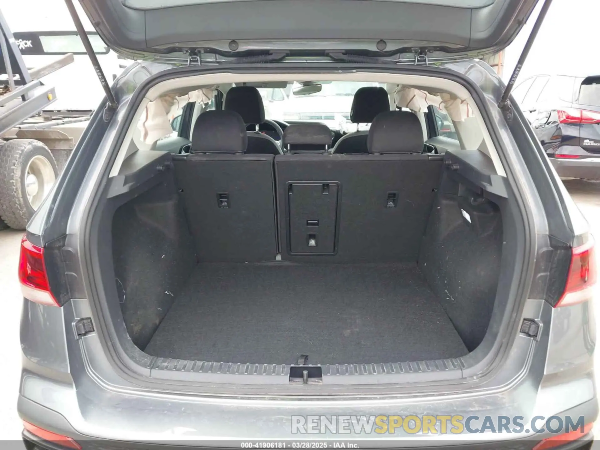 17 fotografías del automóvil dañado 3VV8X7B27RM027178 VOLKSWAGEN TAOS 2024