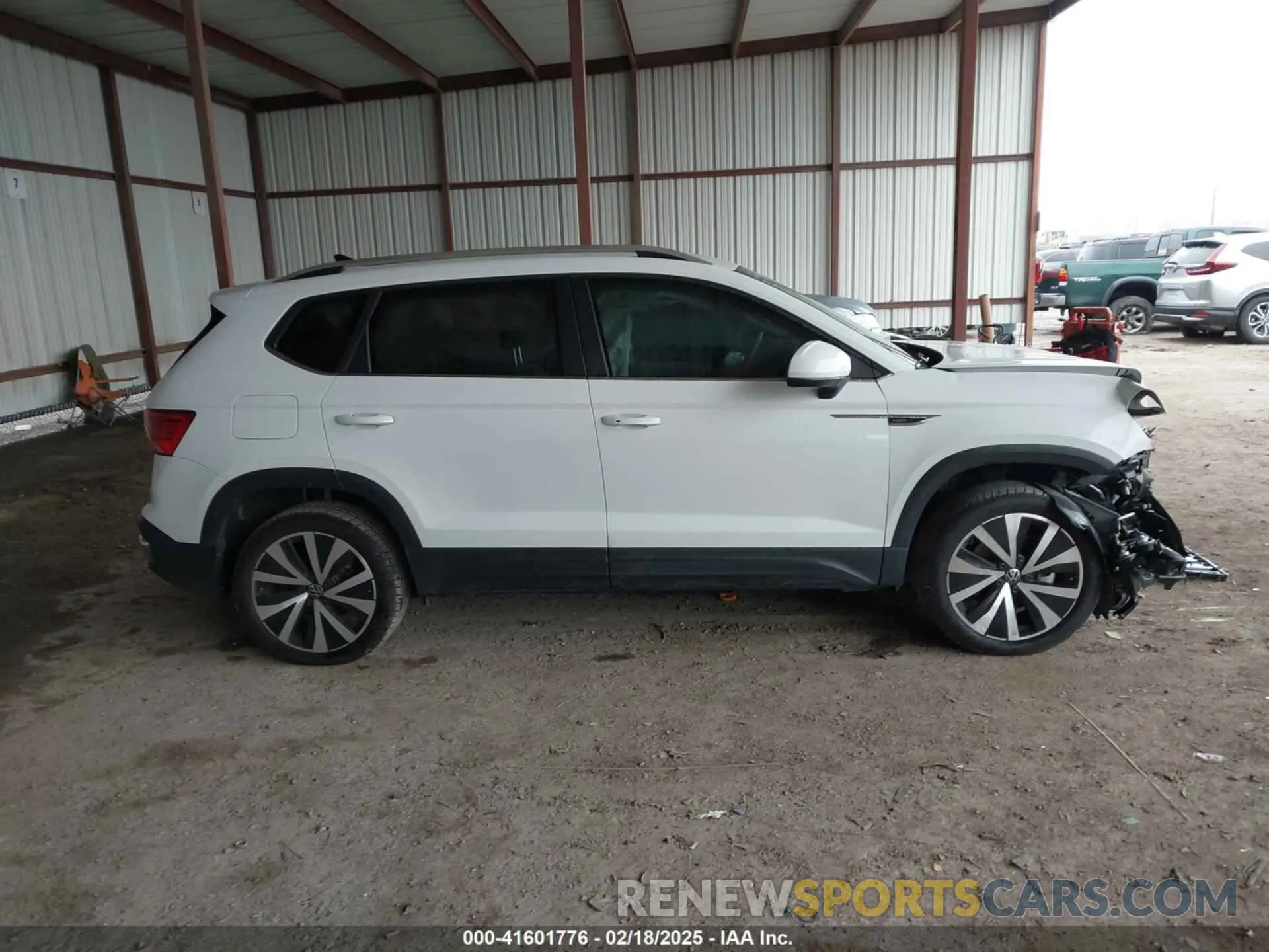 13 fotografías del automóvil dañado 3VVEX7B20RM002688 VOLKSWAGEN TAOS 2024
