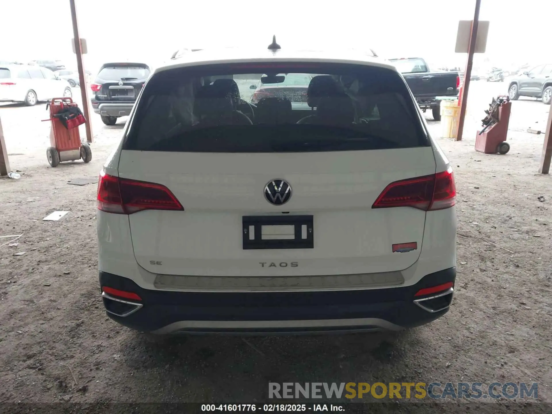 16 fotografías del automóvil dañado 3VVEX7B20RM002688 VOLKSWAGEN TAOS 2024