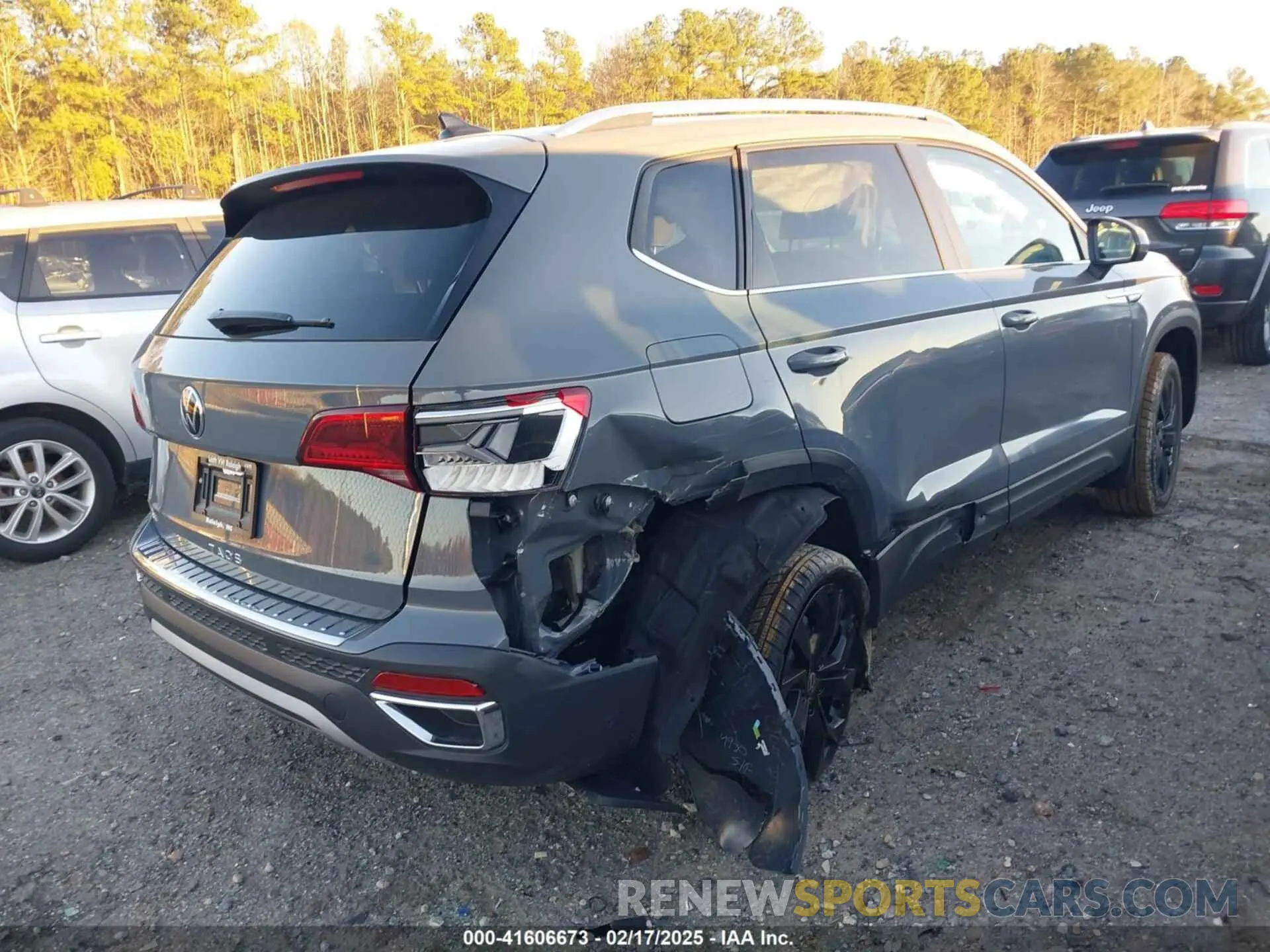 4 fotografías del automóvil dañado 3VVEX7B22RM112576 VOLKSWAGEN TAOS 2024