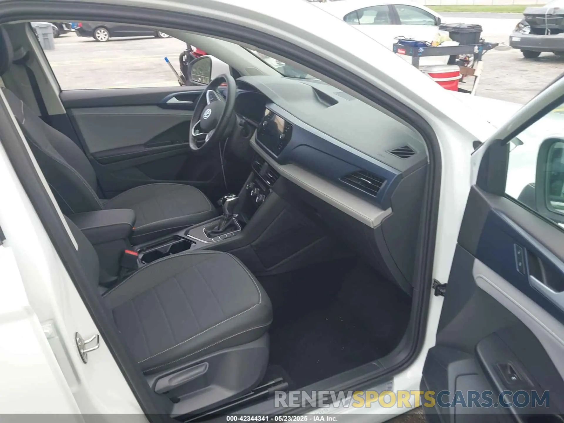 5 fotografías del automóvil dañado 3VVEX7B26RM128537 VOLKSWAGEN TAOS 2024