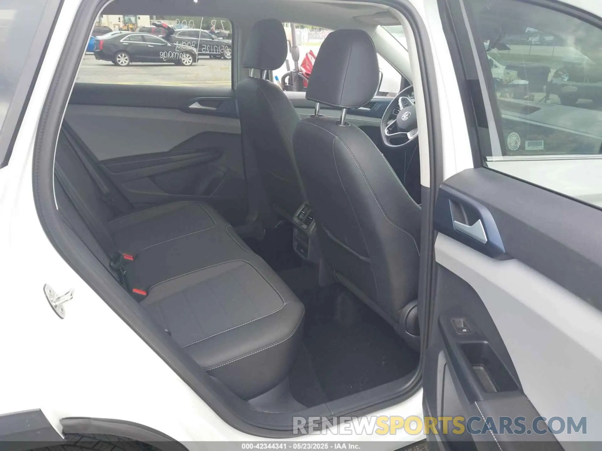 8 fotografías del automóvil dañado 3VVEX7B26RM128537 VOLKSWAGEN TAOS 2024