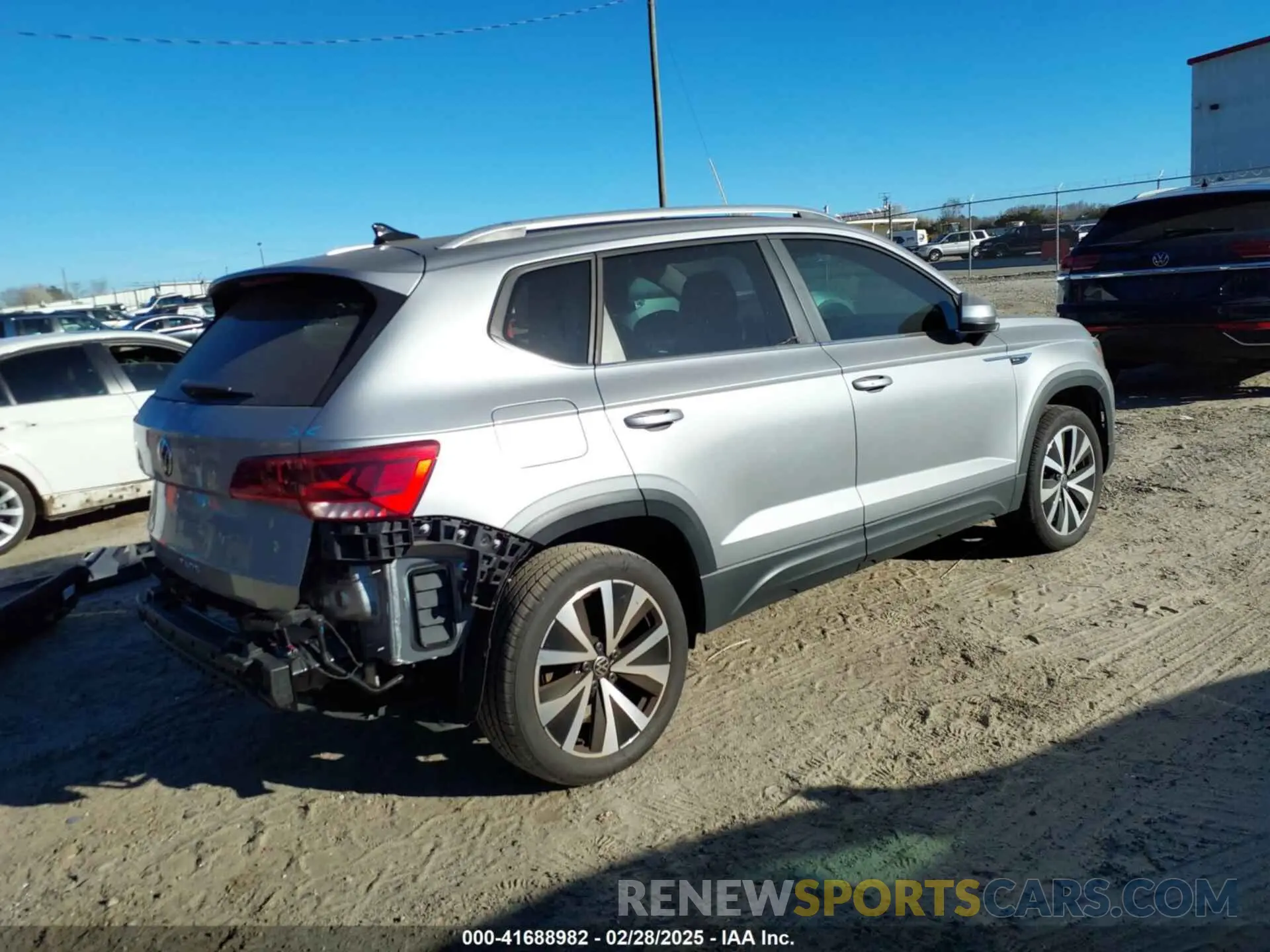 4 fotografías del automóvil dañado 3VVEX7B28RM004916 VOLKSWAGEN TAOS 2024