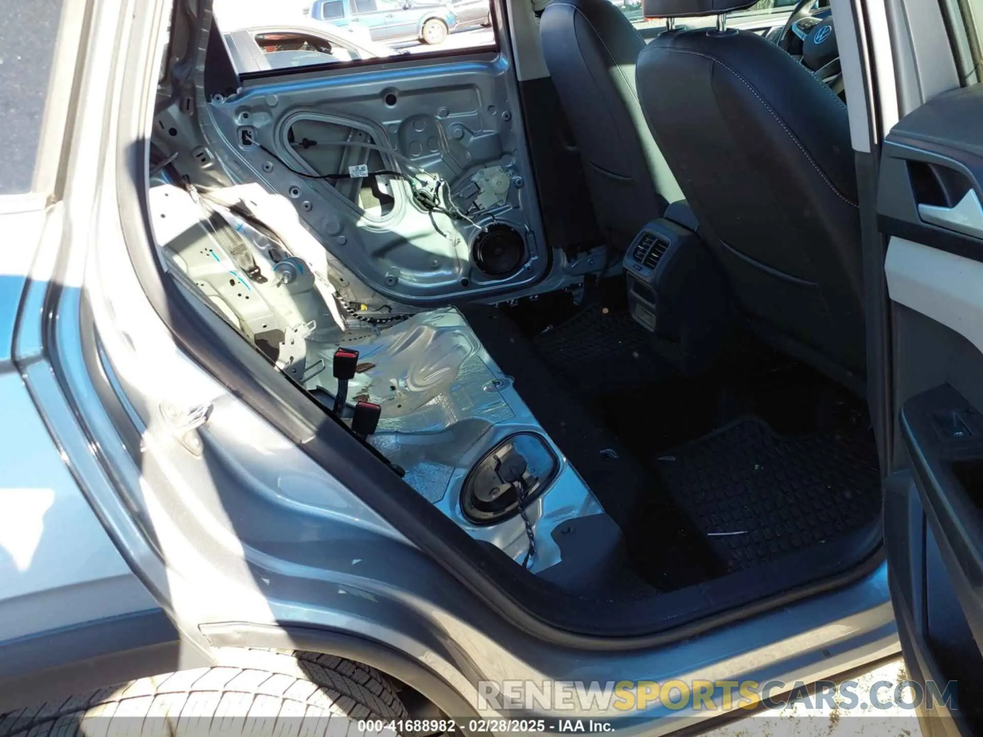 8 fotografías del automóvil dañado 3VVEX7B28RM004916 VOLKSWAGEN TAOS 2024