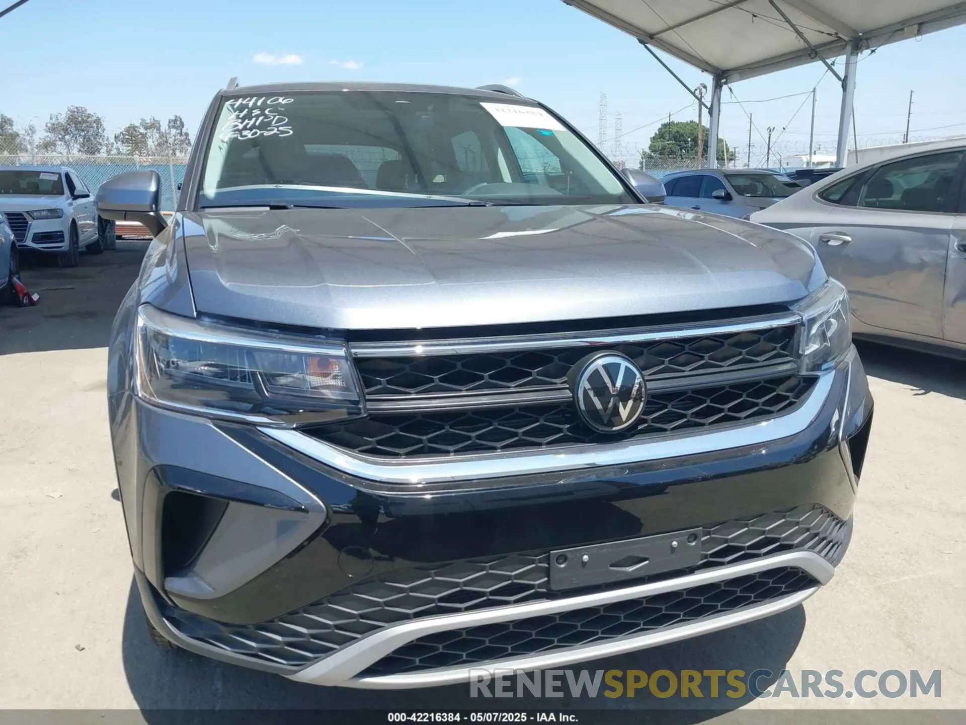 12 fotografías del automóvil dañado 3VVEX7B29RM128192 VOLKSWAGEN TAOS 2024