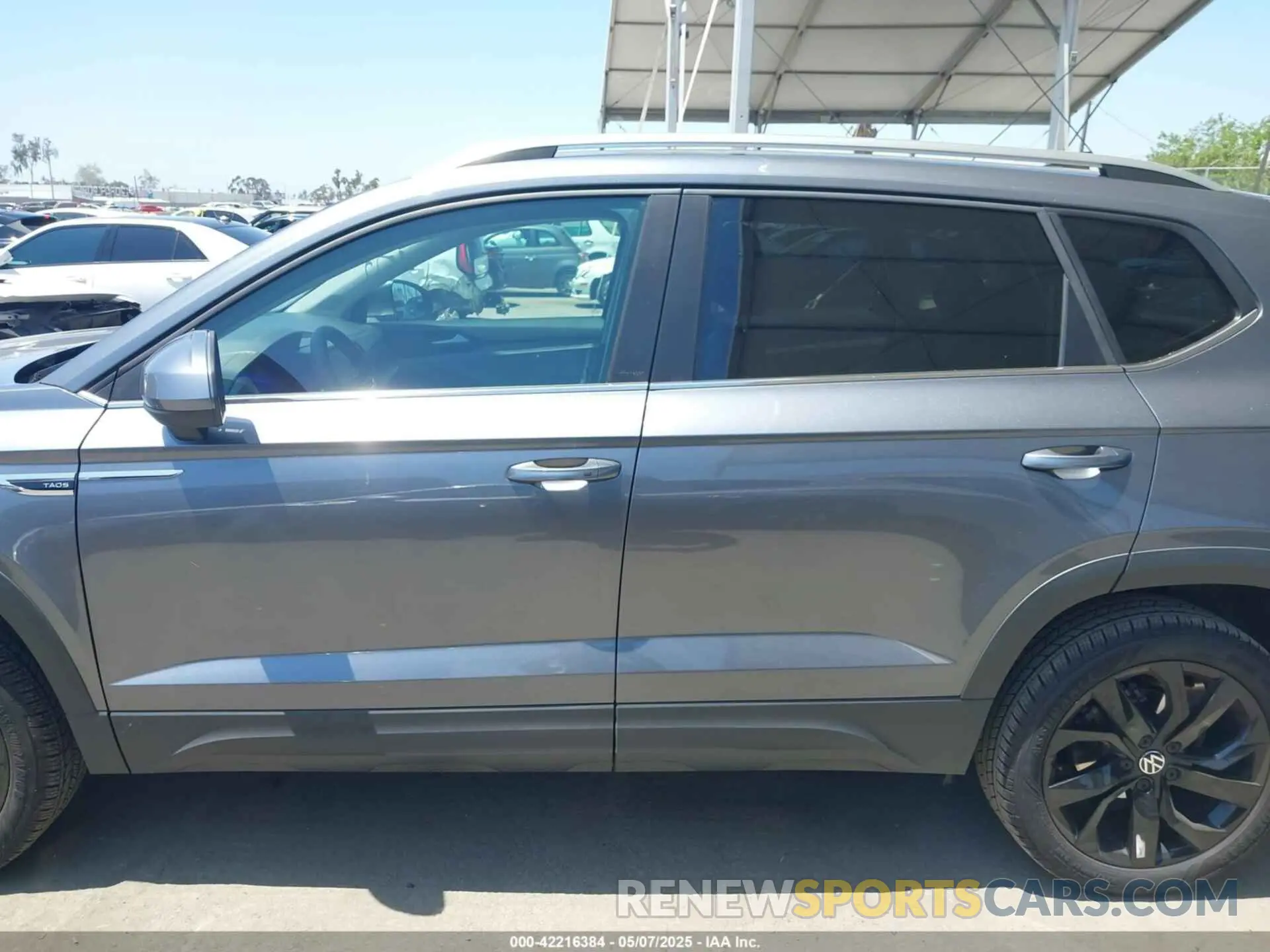 14 fotografías del automóvil dañado 3VVEX7B29RM128192 VOLKSWAGEN TAOS 2024