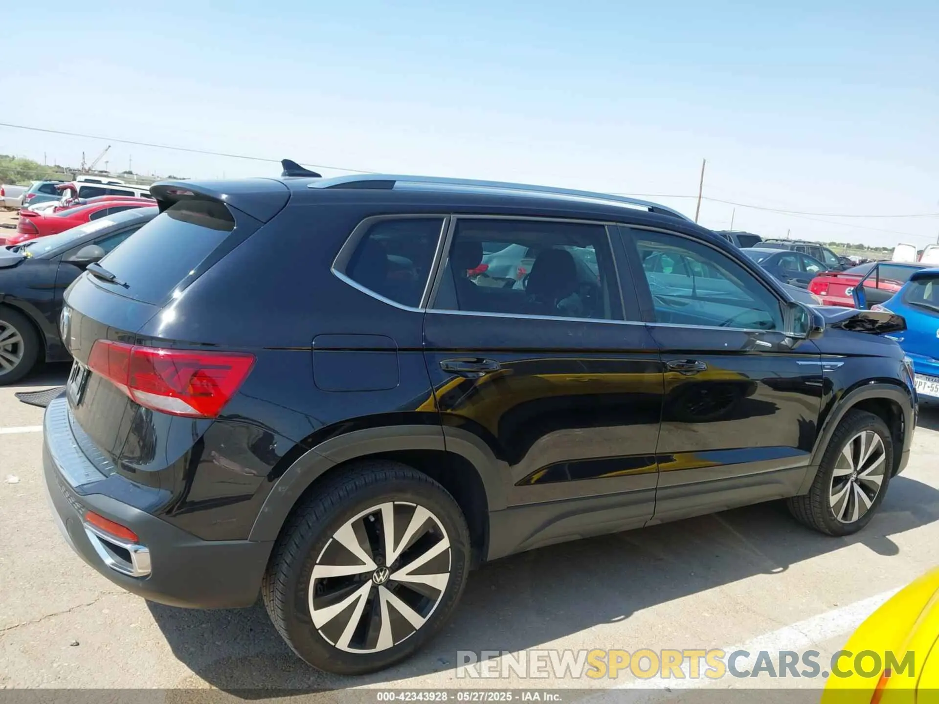 13 fotografías del automóvil dañado 3VVSX7B21RM114063 VOLKSWAGEN TAOS 2024