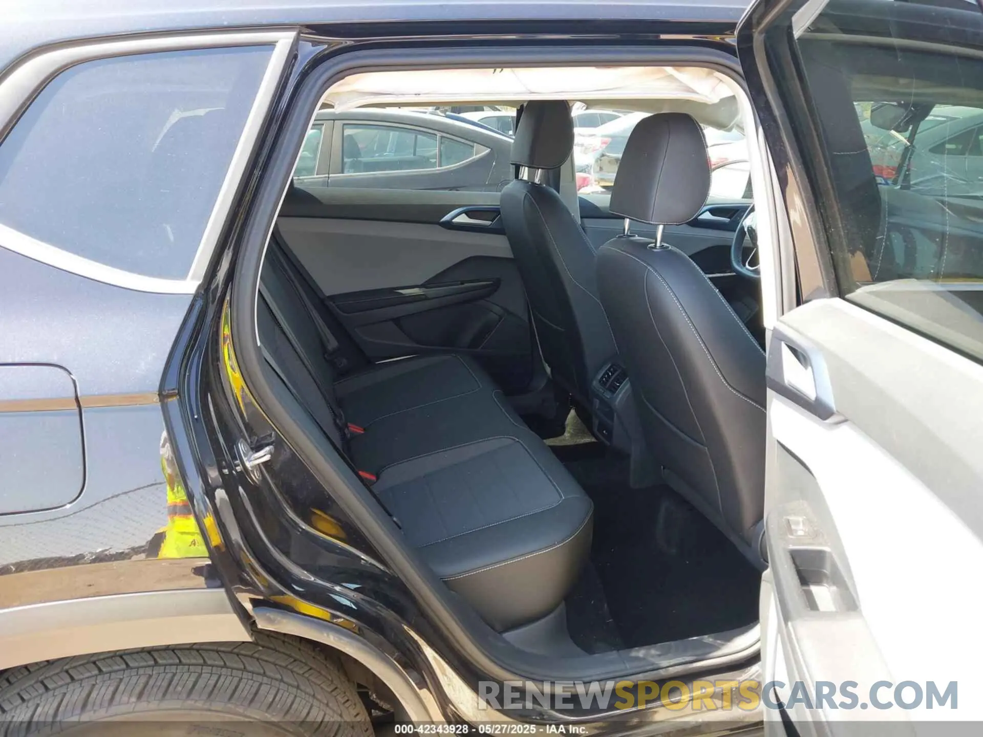 8 fotografías del automóvil dañado 3VVSX7B21RM114063 VOLKSWAGEN TAOS 2024