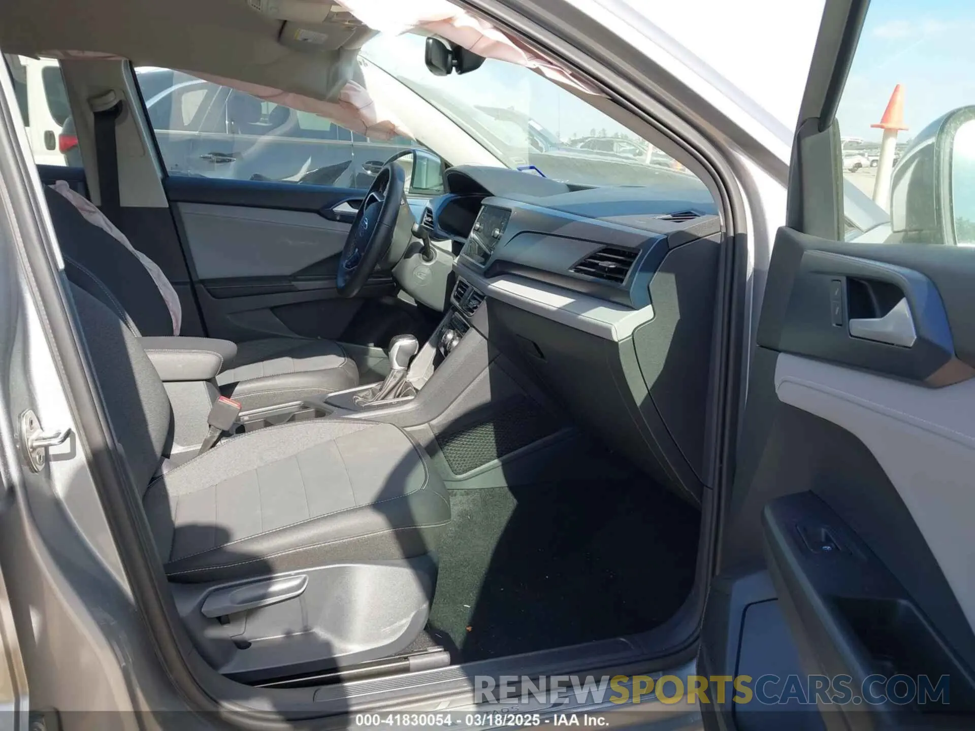 5 fotografías del automóvil dañado 3VVSX7B23RM118342 VOLKSWAGEN TAOS 2024
