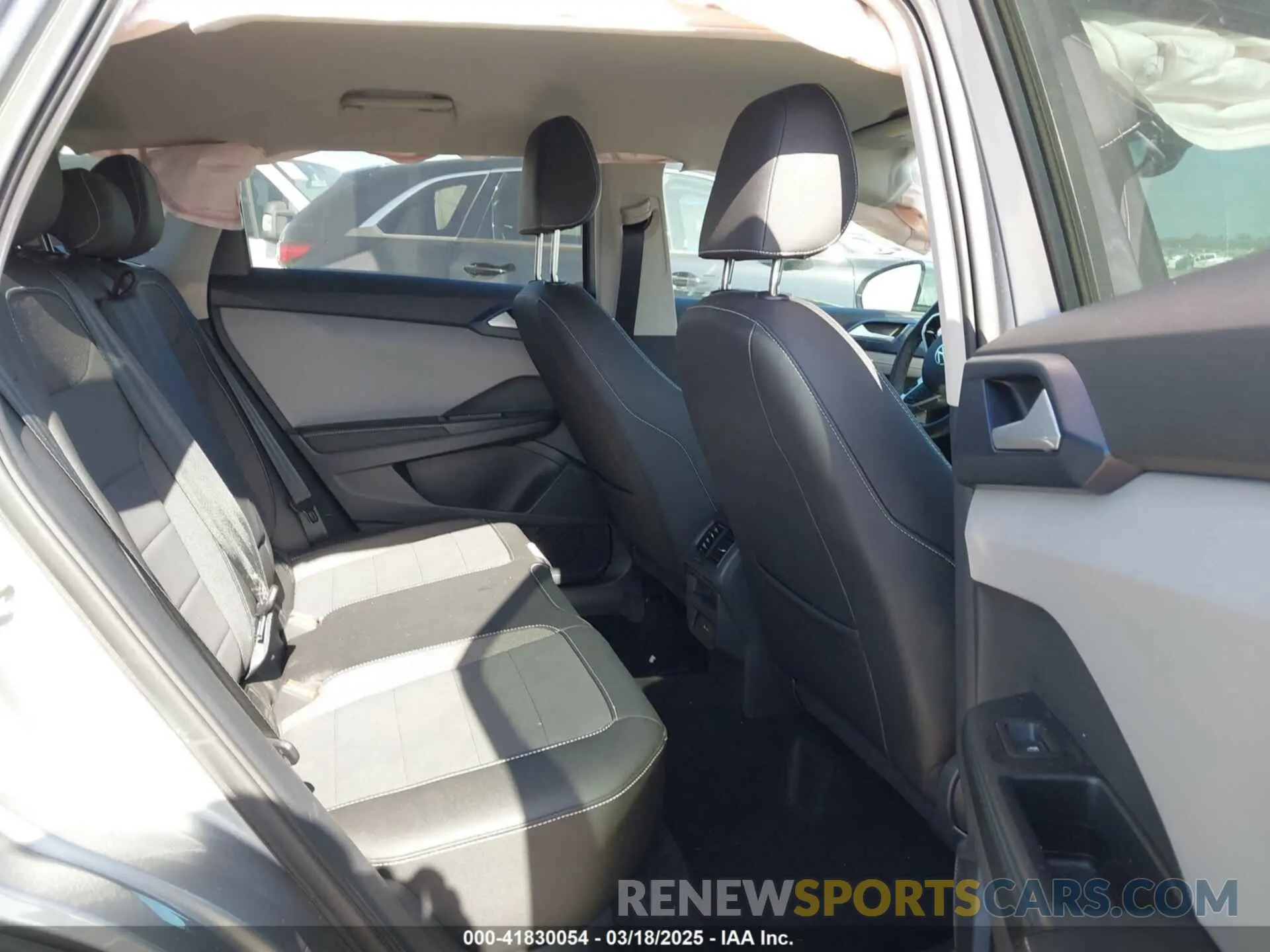 8 fotografías del automóvil dañado 3VVSX7B23RM118342 VOLKSWAGEN TAOS 2024