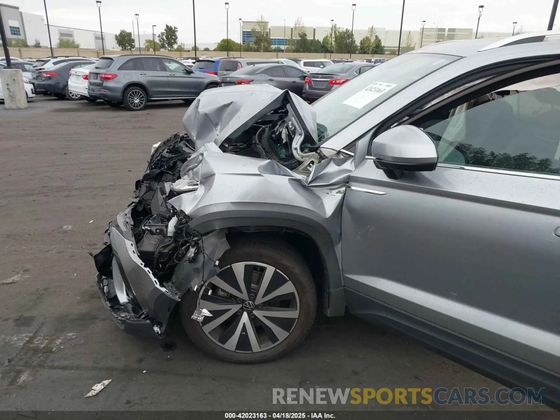 12 fotografías del automóvil dañado 3VVSX7B24RM068292 VOLKSWAGEN TAOS 2024