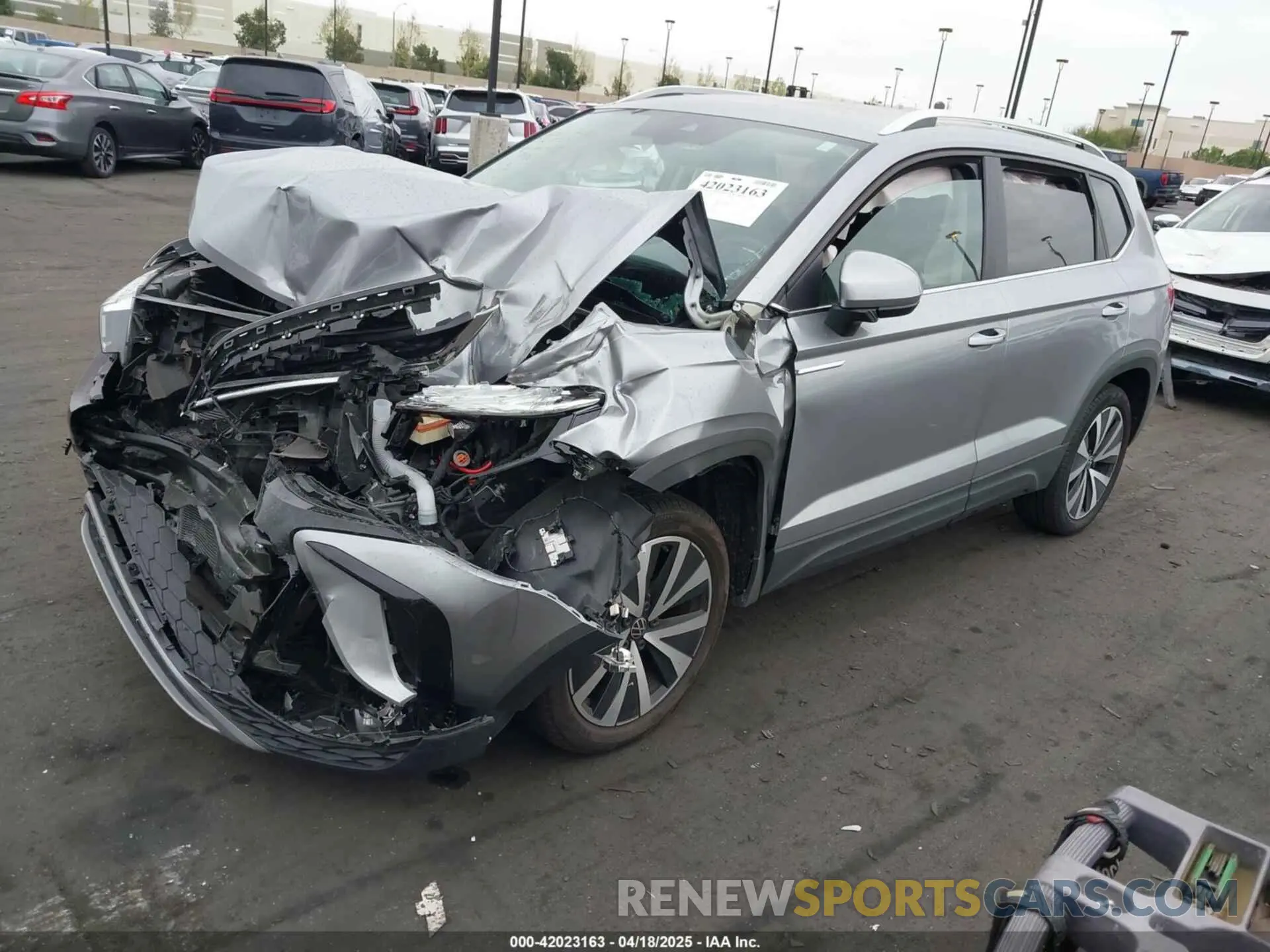 2 fotografías del automóvil dañado 3VVSX7B24RM068292 VOLKSWAGEN TAOS 2024