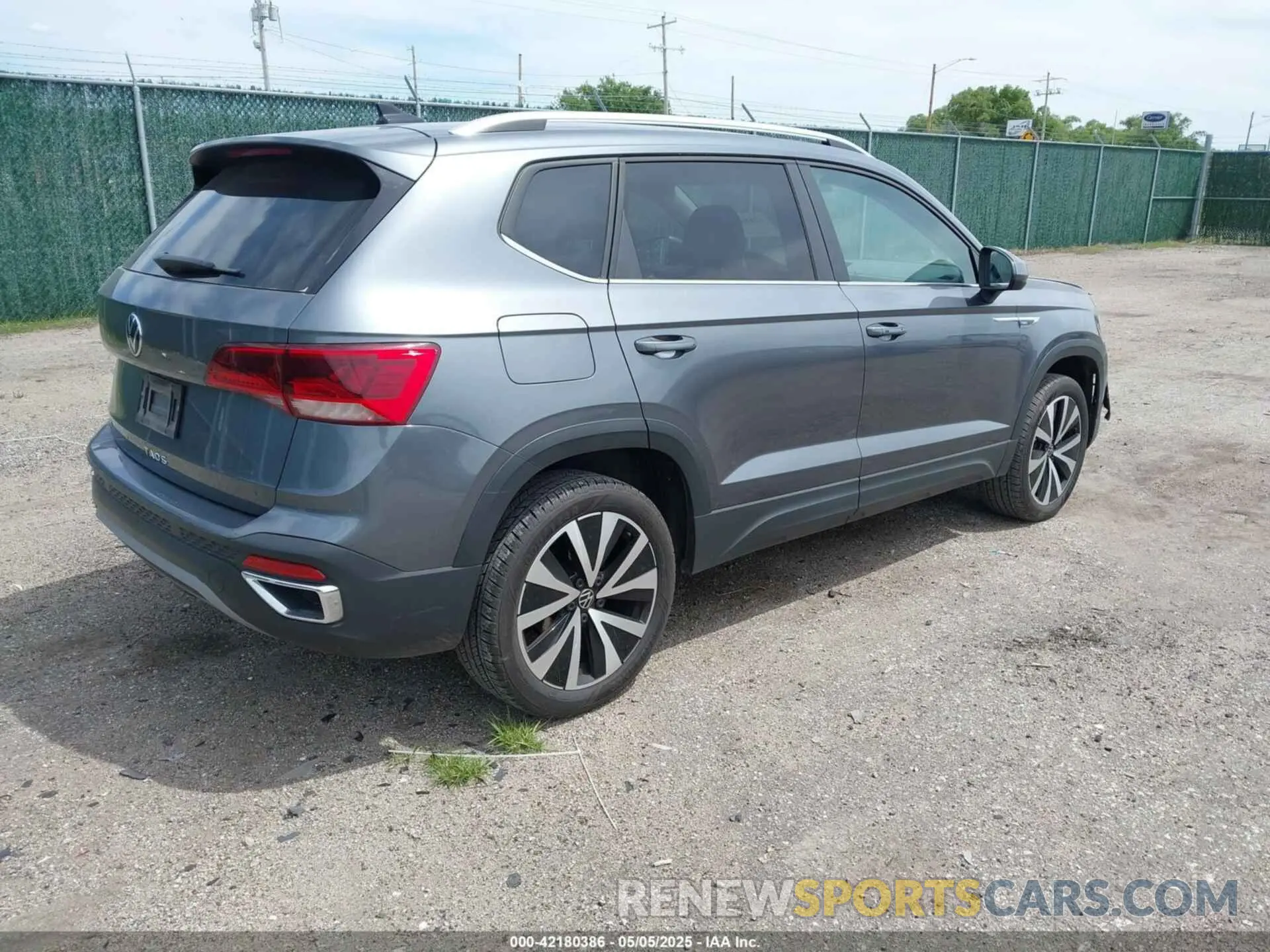4 fotografías del automóvil dañado 3VVSX7B26RM020552 VOLKSWAGEN TAOS 2024