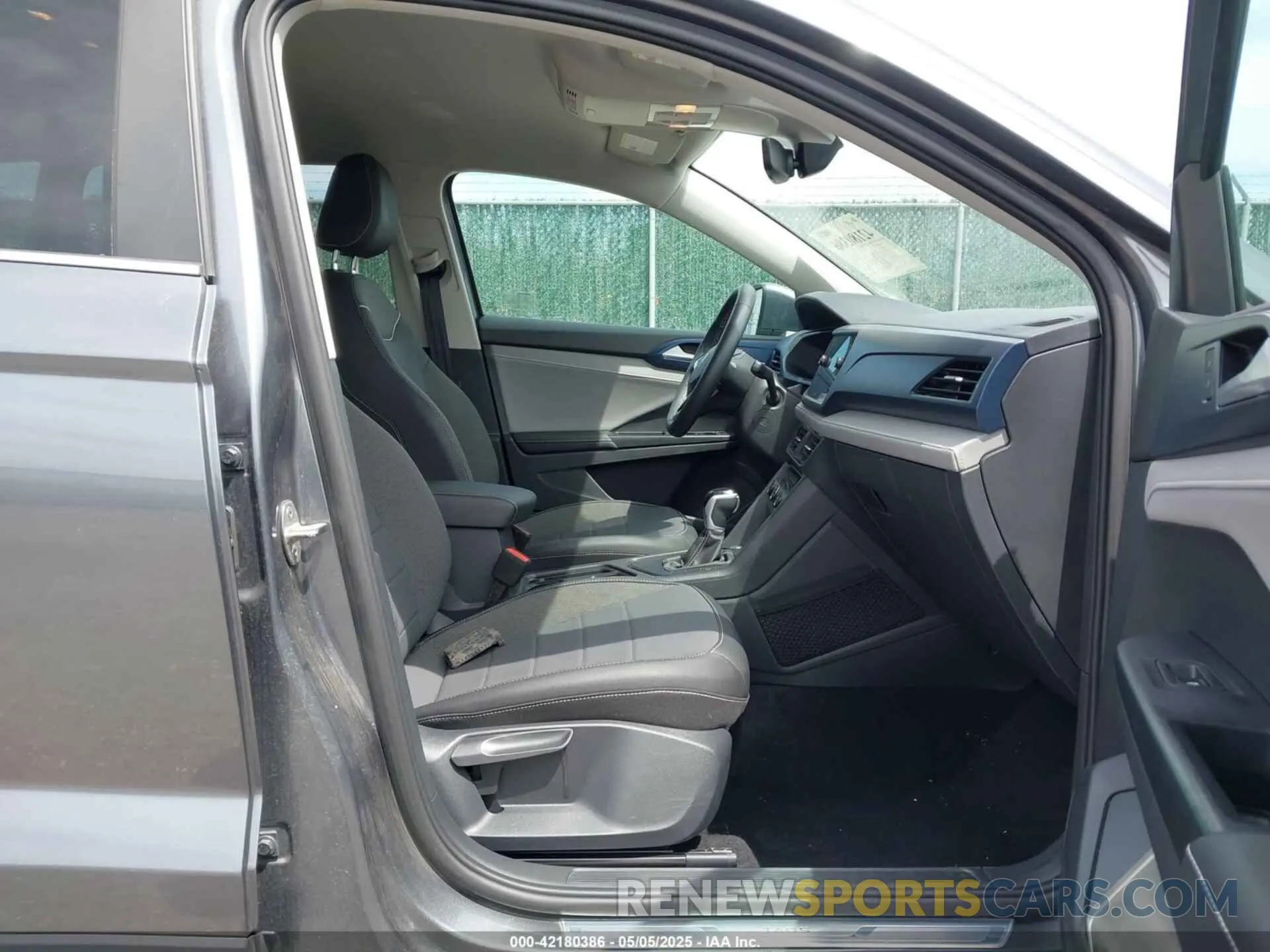 5 fotografías del automóvil dañado 3VVSX7B26RM020552 VOLKSWAGEN TAOS 2024